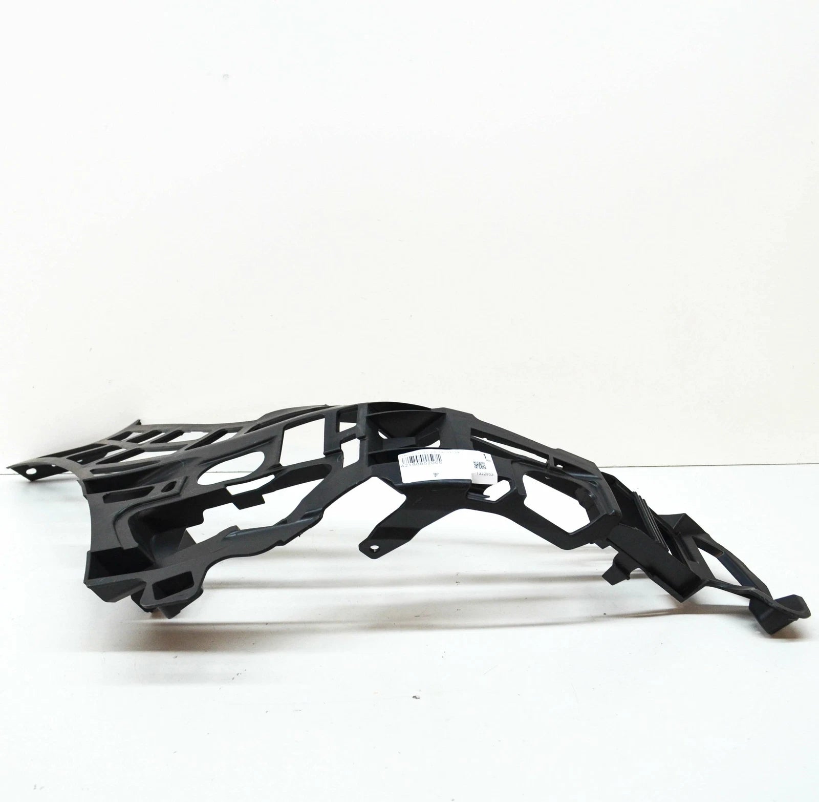 NEW MERCEDES-BENZ CLS C218 FRONT BUMPER RIGHT BASIC MOUNTING A2188852065