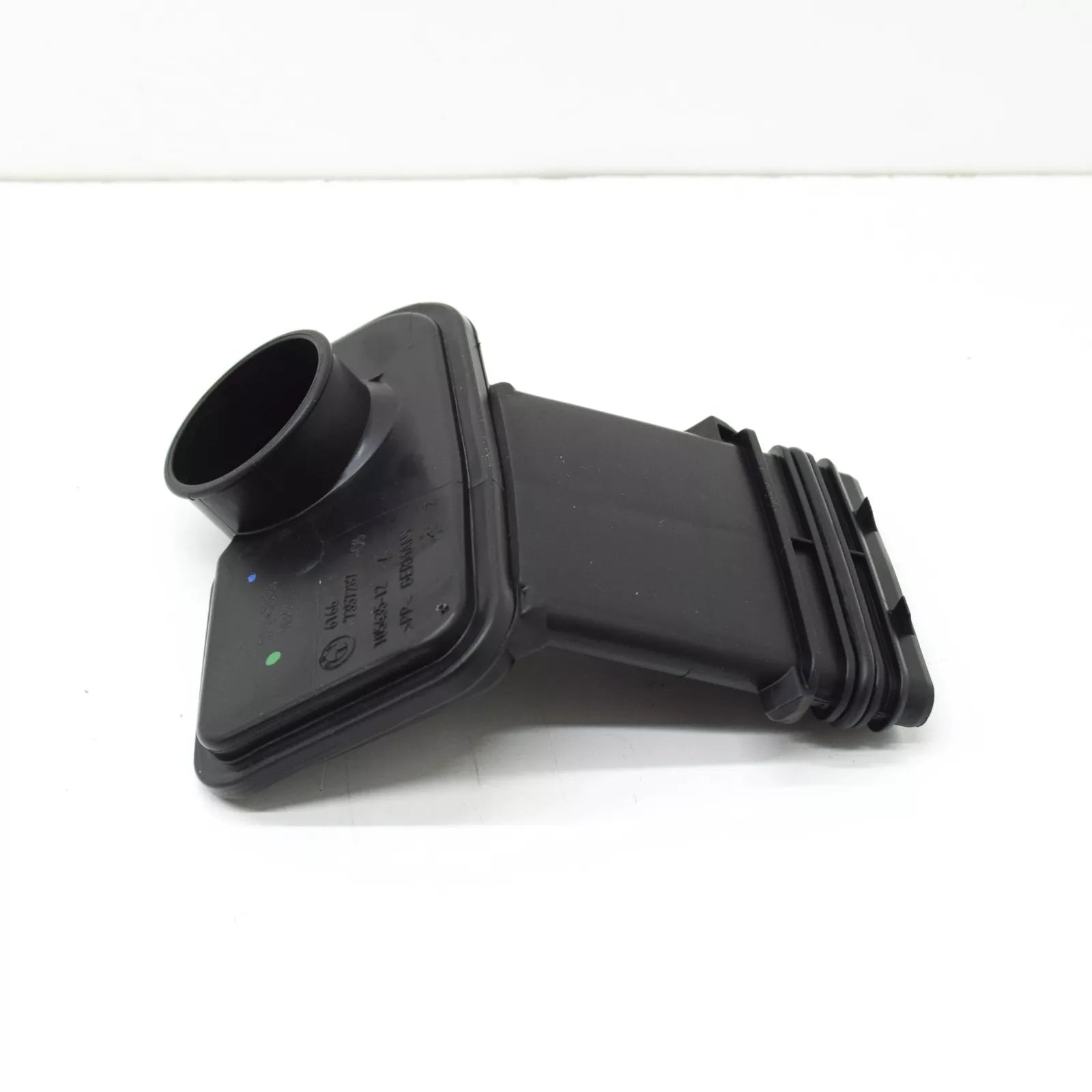 NEW BMW M5 F90 WASH CONTAINER FILLER PIPE 61667357287 ORIGINAL