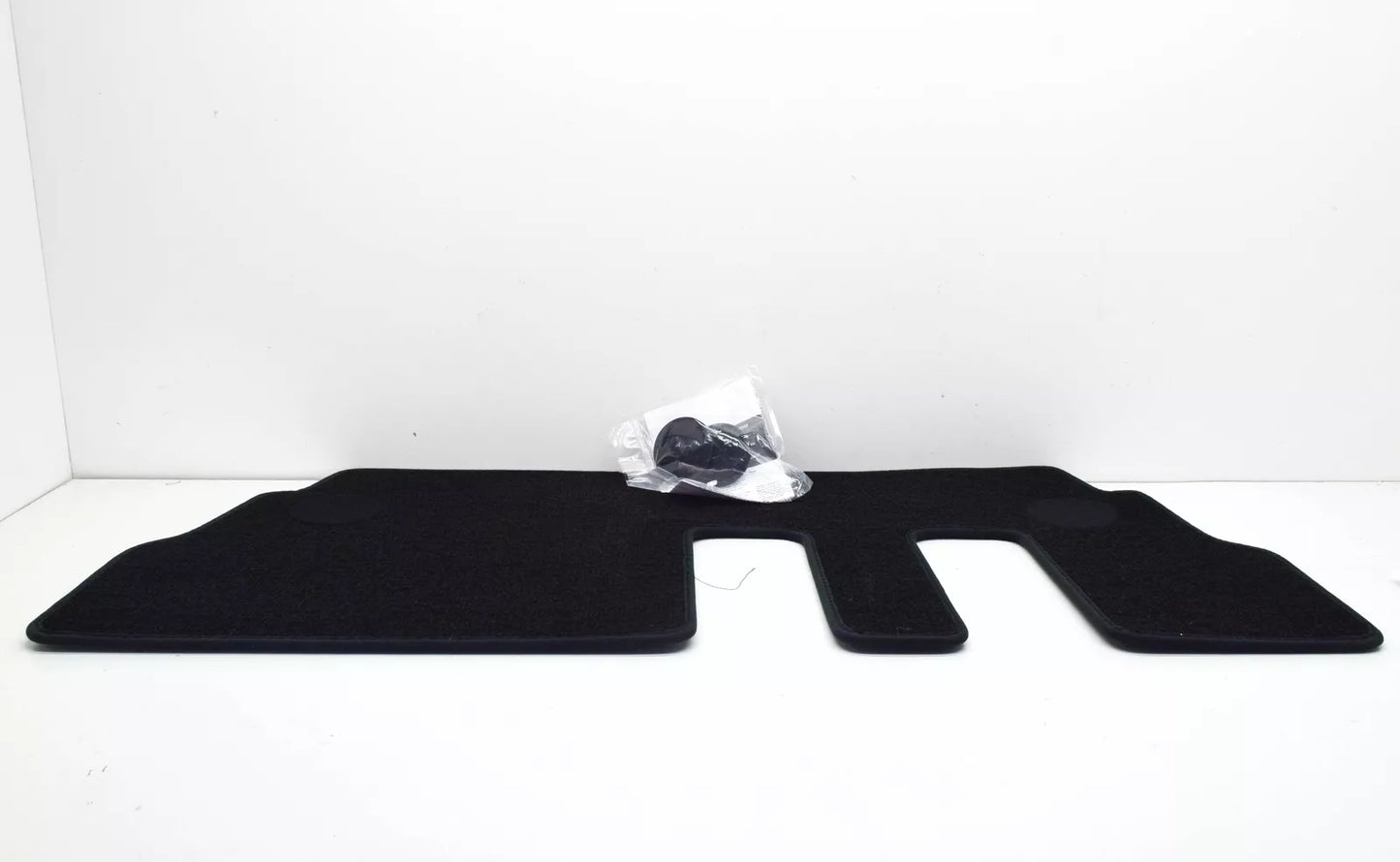 NEW BMW X5 F15 THIRD ROW FLOOR MAT 51477448604 7448604 ORIGINAL