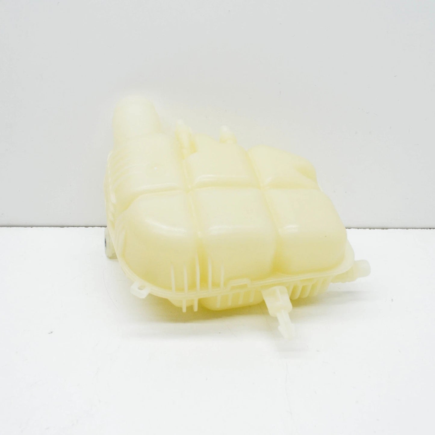 NEW BMW 1 F40 ENGINE COOLANT EXPANSION TANK 17138687503 ORIGINAL