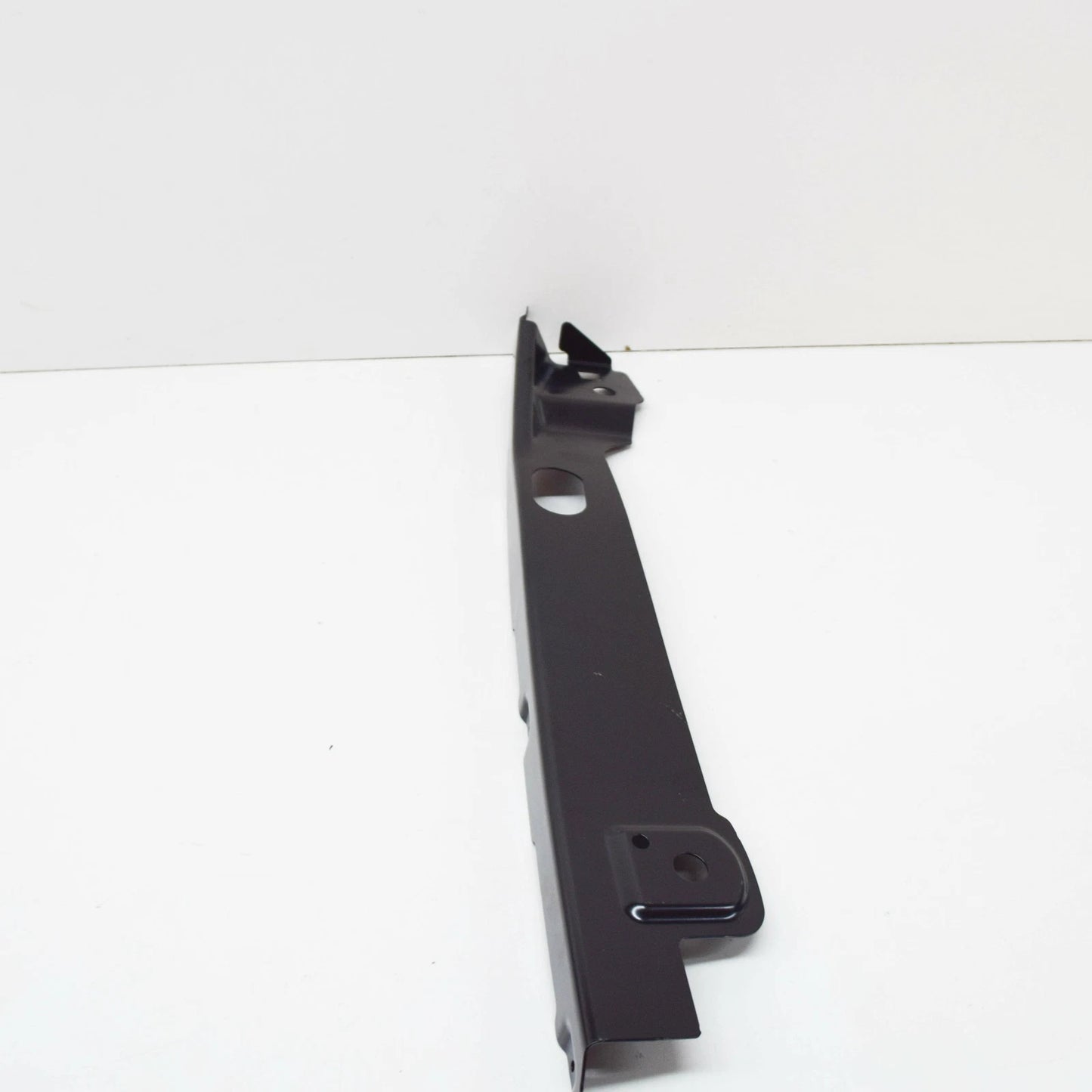 NEW AUDI A3 CONVERTIBLE 8V FRONT RIGHT FENDER BRACKET 8V5821468B ORIGINAL