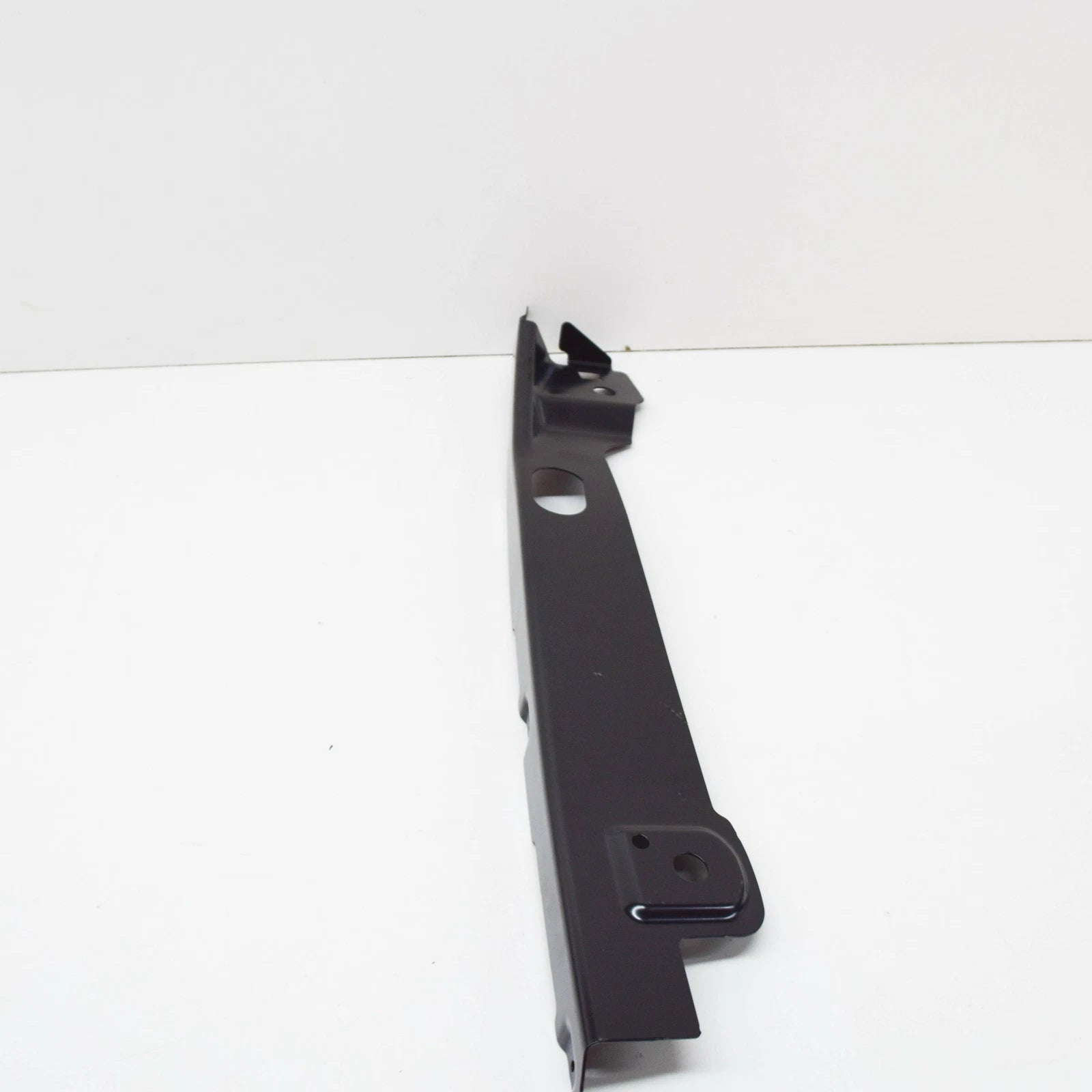 NEW AUDI A3 CONVERTIBLE 8V FRONT RIGHT FENDER BRACKET 8V5821468B ORIGINAL