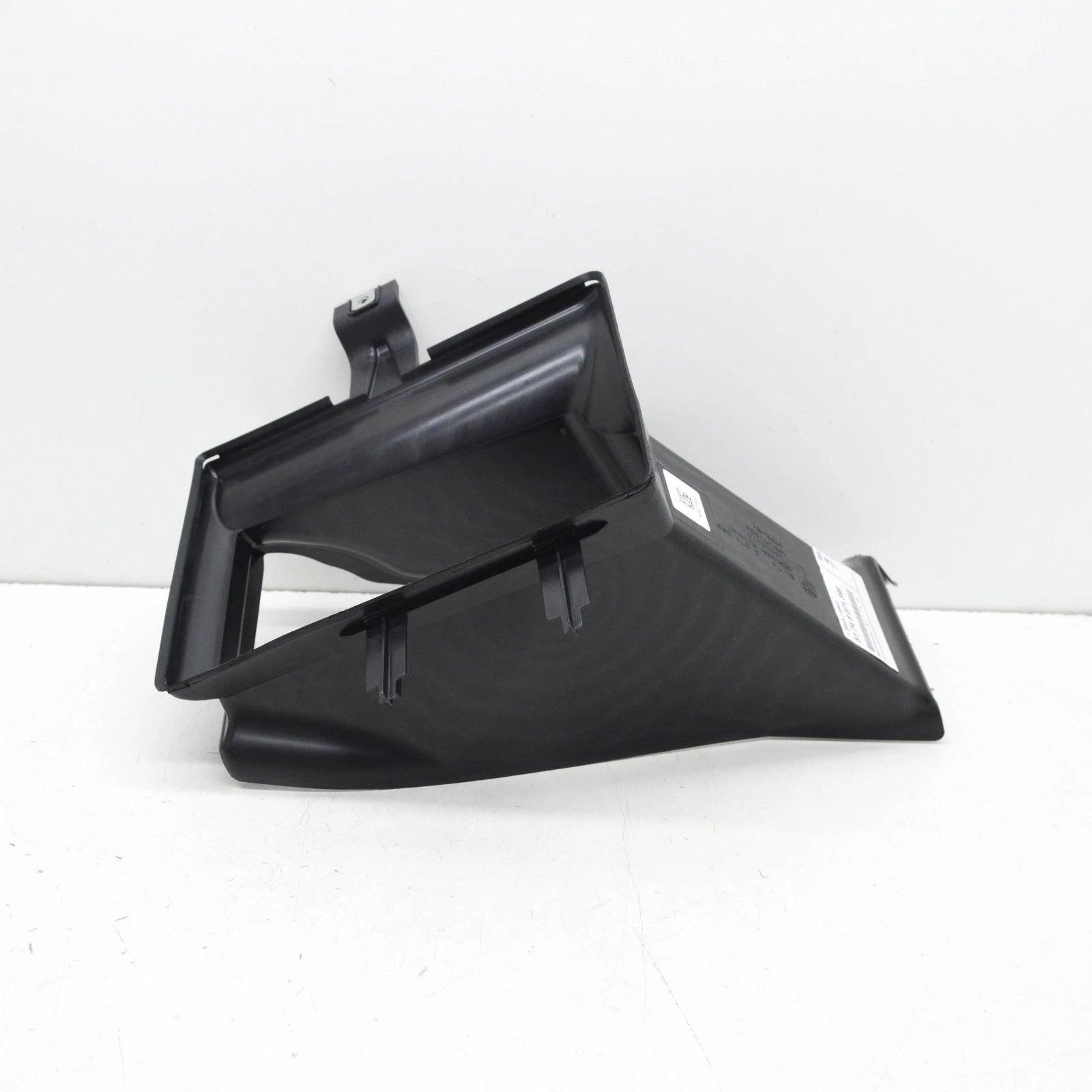 NEW BMW 3 G20, G28 FRONT LEFT RADIATOR AIR DUCT 51748071399 8071399 ORIGINAL