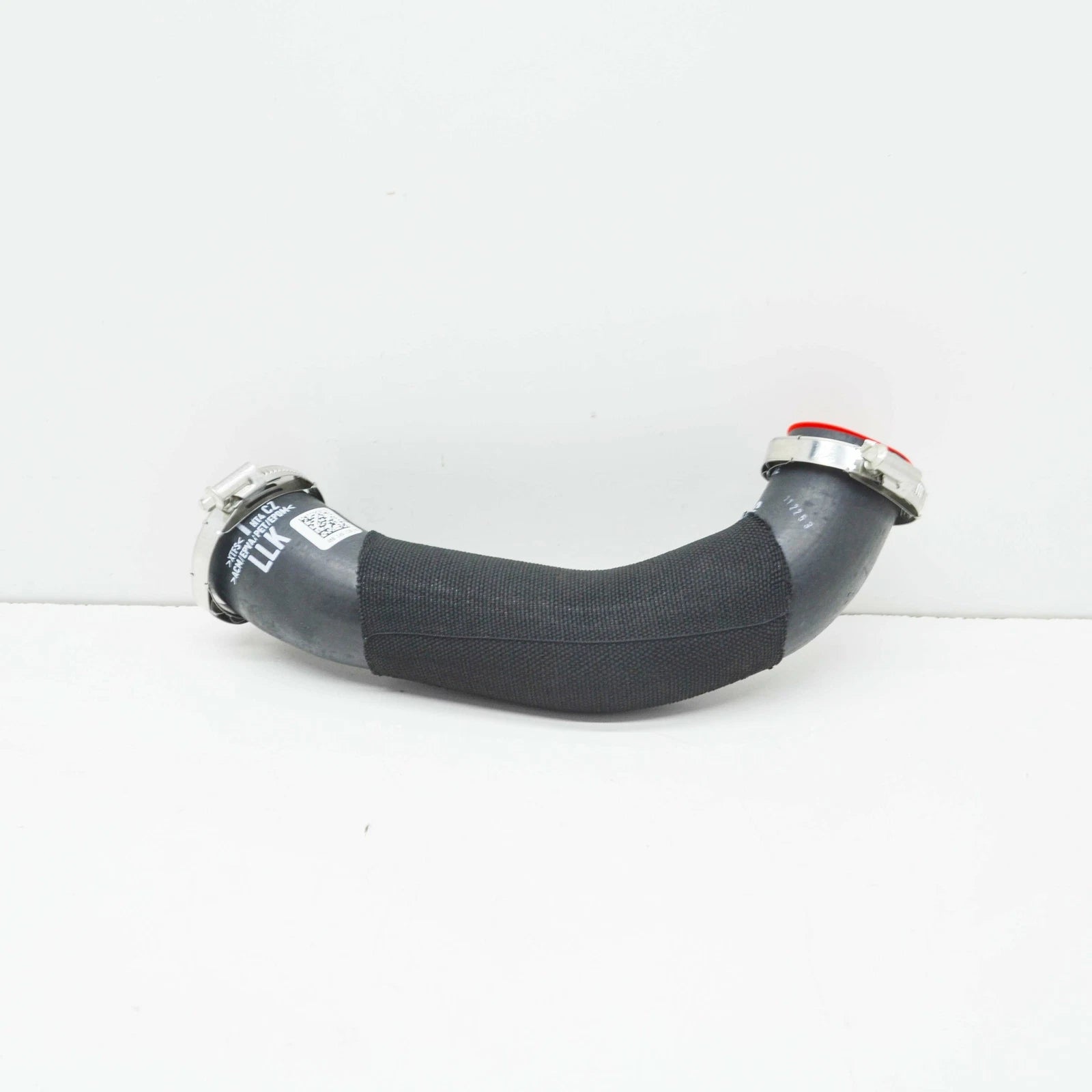 NEW AUDI Q7 4M RIGHT LOWER INTERCOOLER HOSE 4M0145738AE