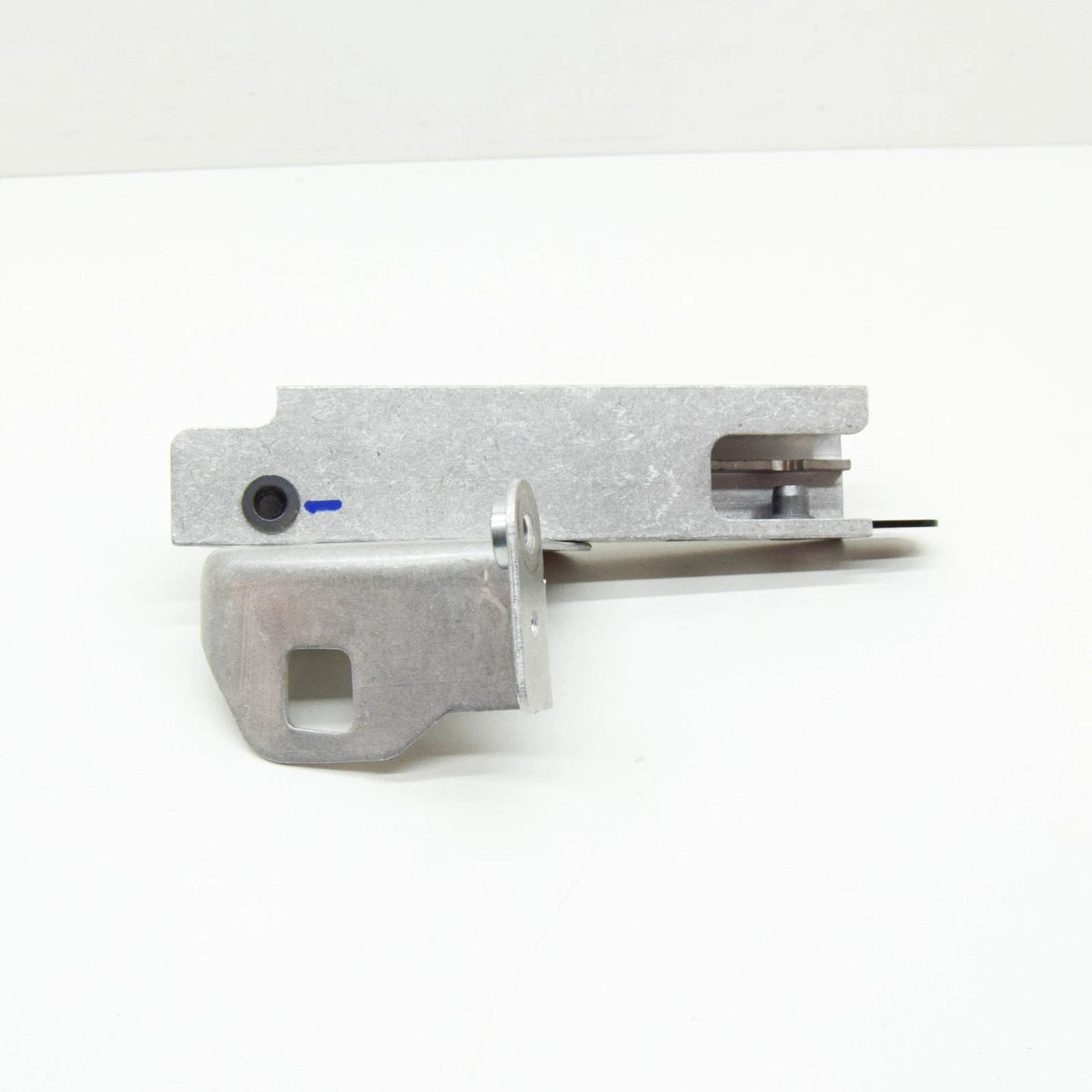 NEW MERCEDES-BENZ AMG GT X290 FRONT RIGHT BUMPER BRACKET A2906200200 ORIGINAL