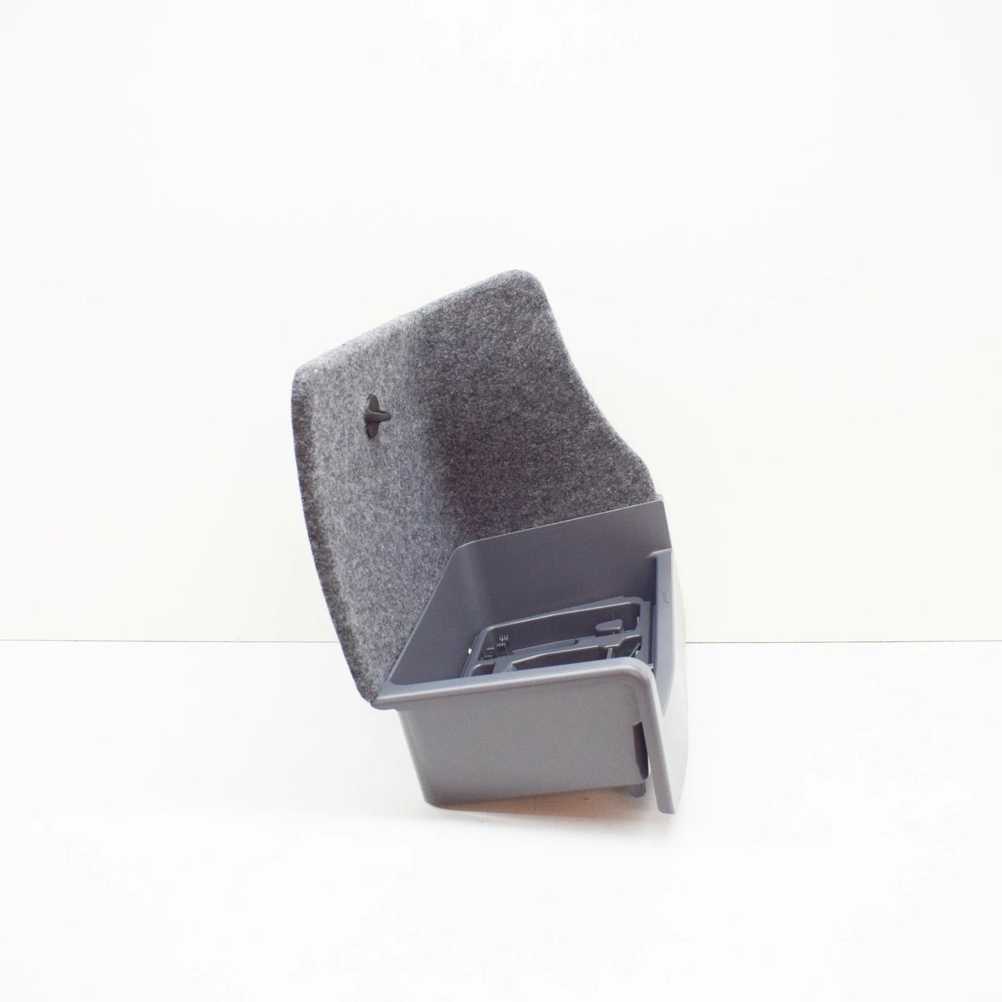 NEW BMW 3 E90 BATTERY COVER 51477070520 7070520 ORIGINAL