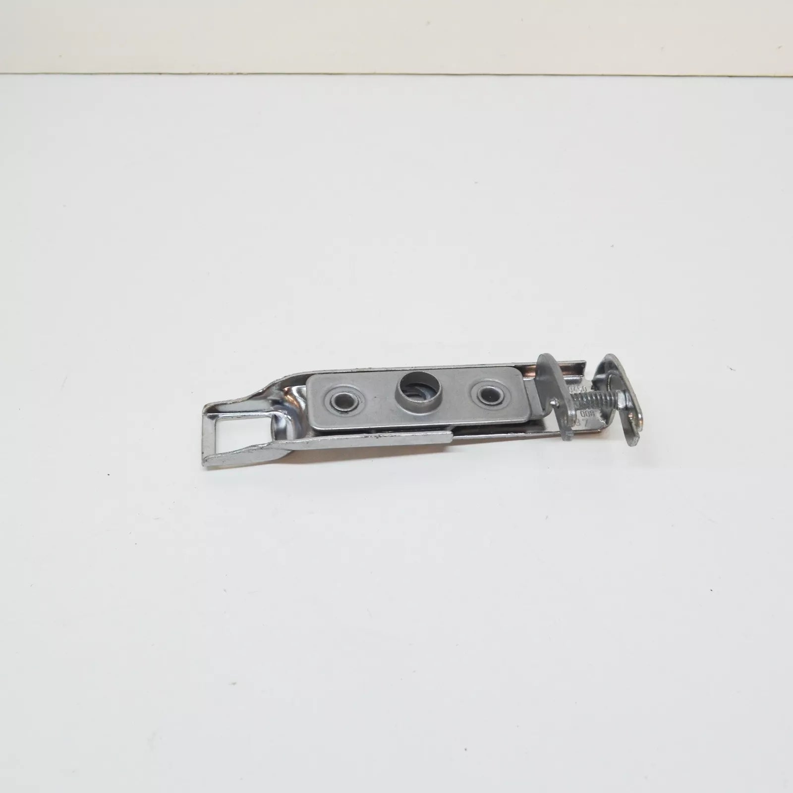 NEW MB VIANO W639 FRONT BONNET HOOD LOCK A9067500450