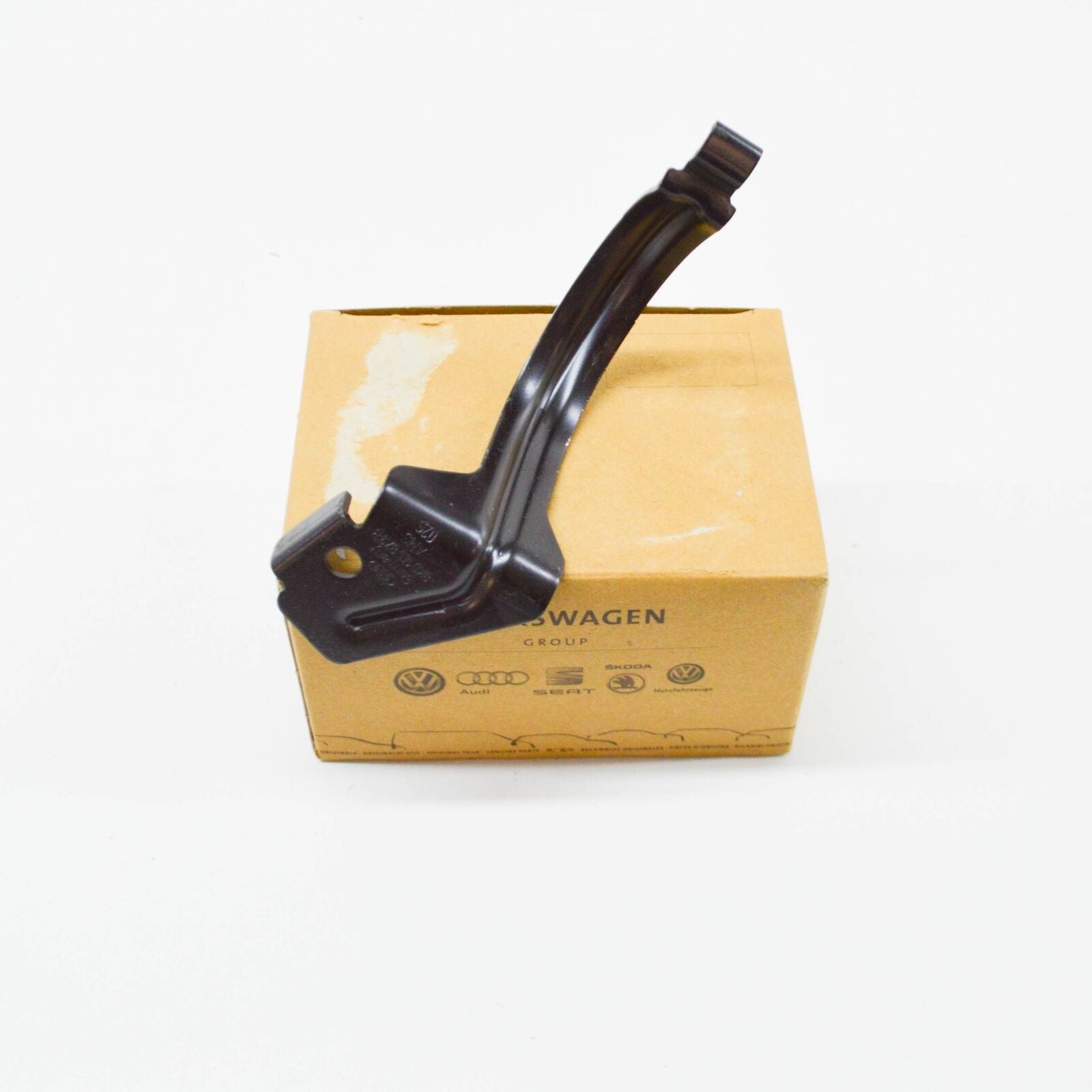 NEW AUDI A4 AVANT B8 REAR AUXILIARY WATER PUMP BRACKET 8K0145879B ORIGINAL