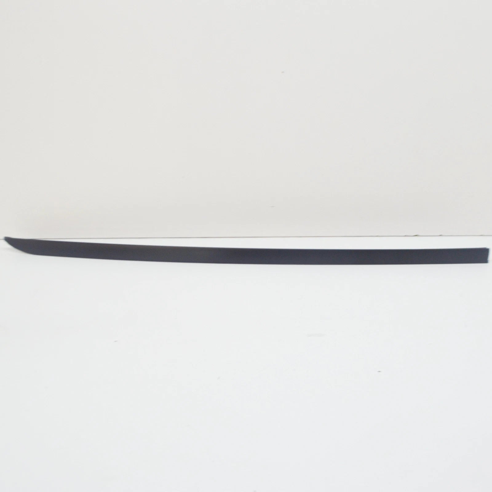 NEW BMW 5 E60 FRONT WINDSHIELD RIGHT DRIP MOULDING 51317045448 7045448 ORIGINAL