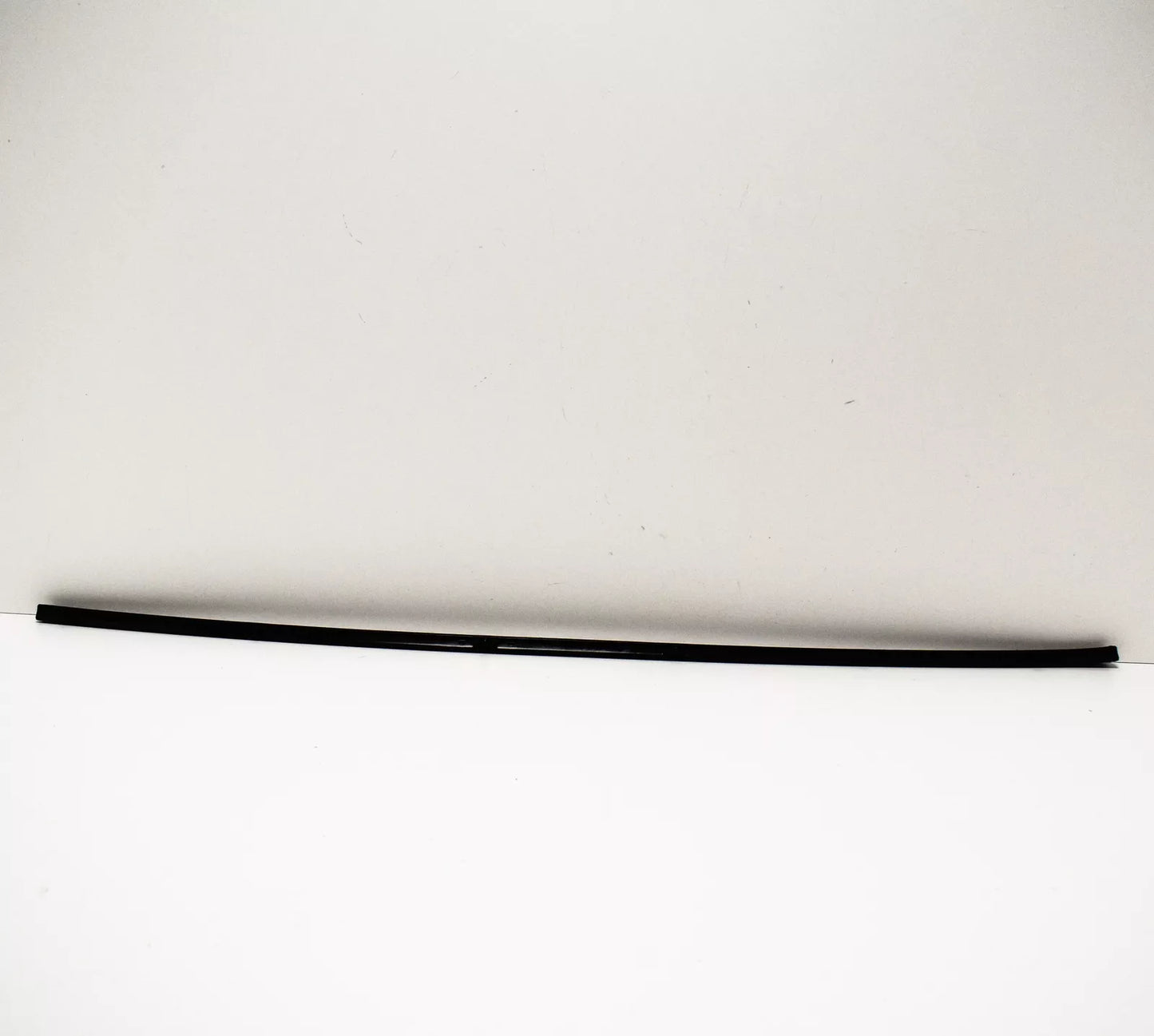 NEW MB SLC R172 FRONT LEFT DOOR SEAL LOWER WEATHERSTRIP A1727200354 ORIGINAL