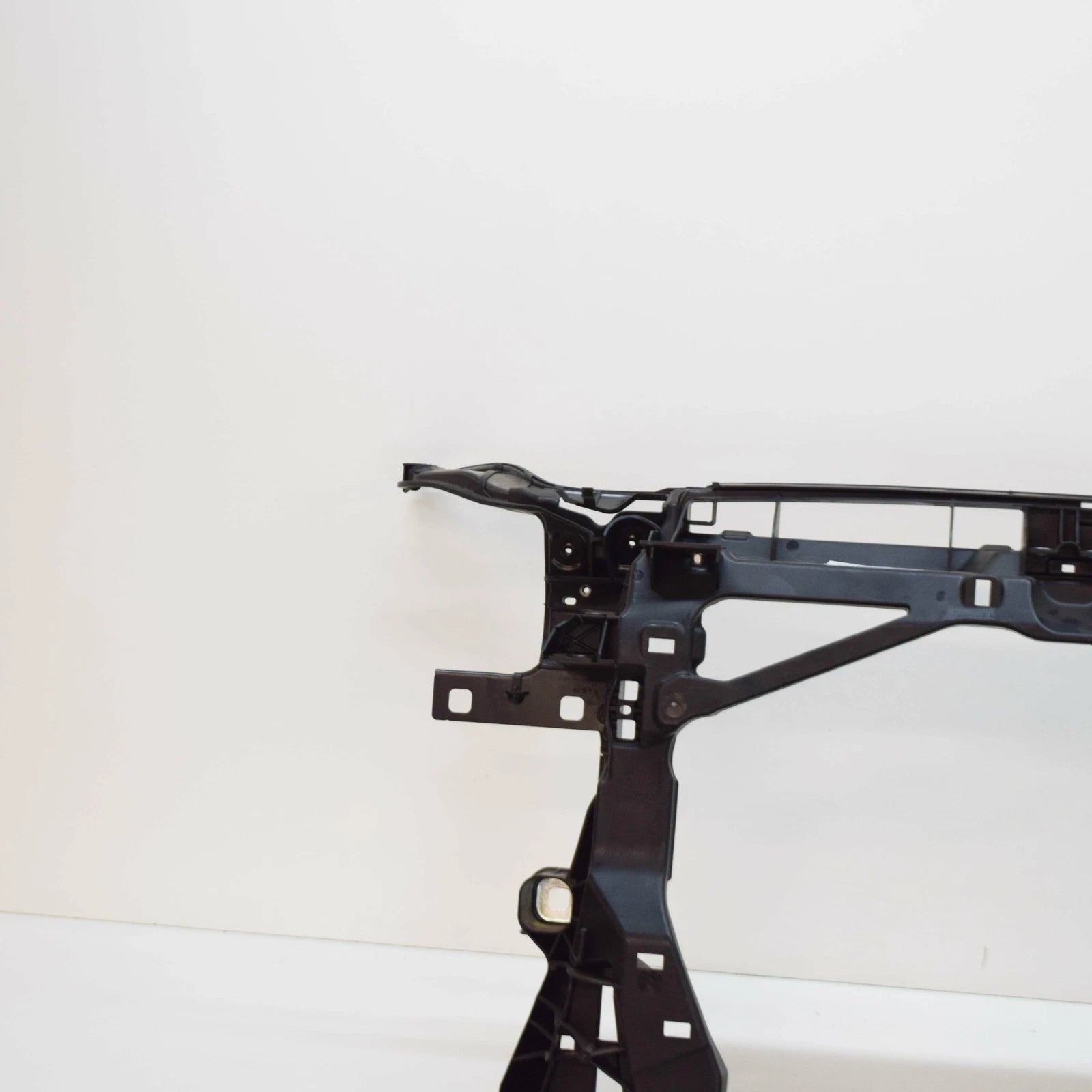 NEW AUDI A3 8V COOLANT RADIATOR LOCK CARRIER WITH MOUNTING 8V4805588A