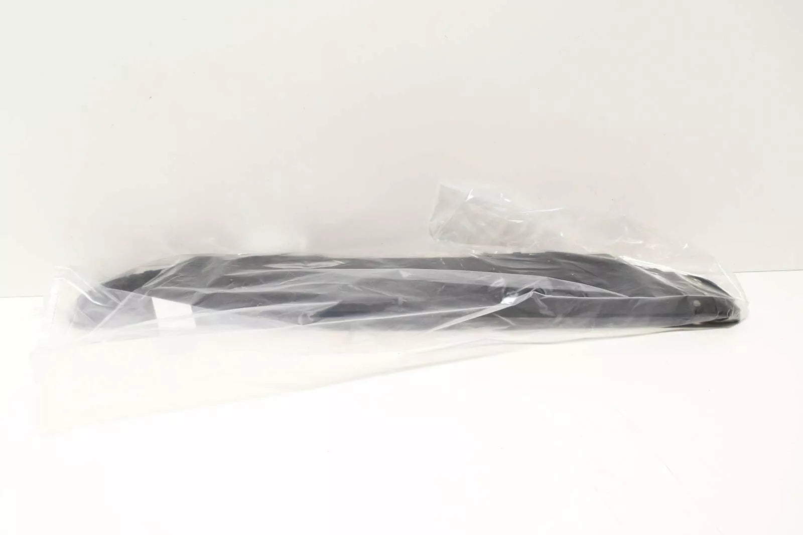 NEW MERCEDES-BENZ SL R230 FAN SHROUD A2305050388