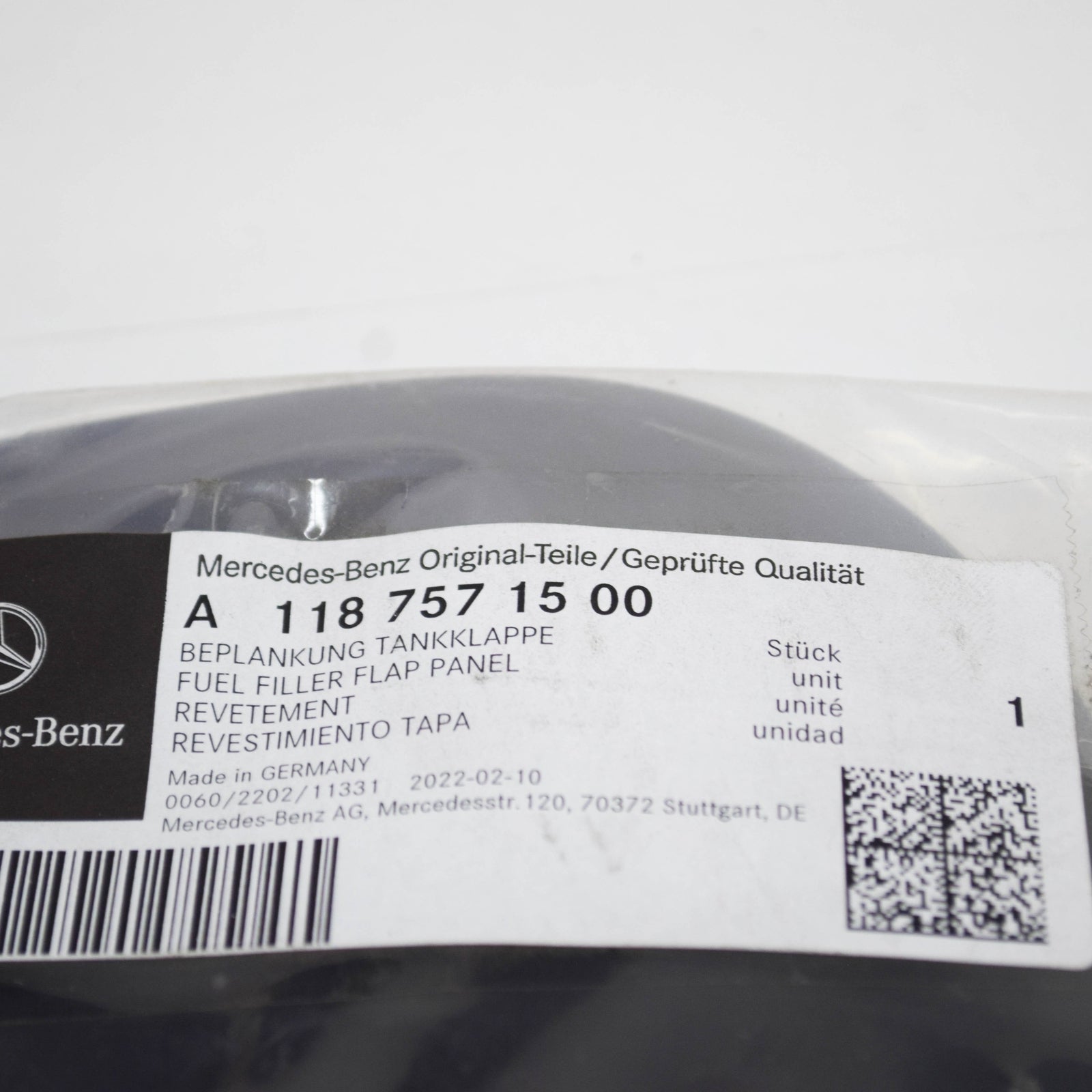 NEW MERCEDES-BENZ CLA COUPE C118 FUEL TANK FILLER FLAP A1187571500 ORIGINAL