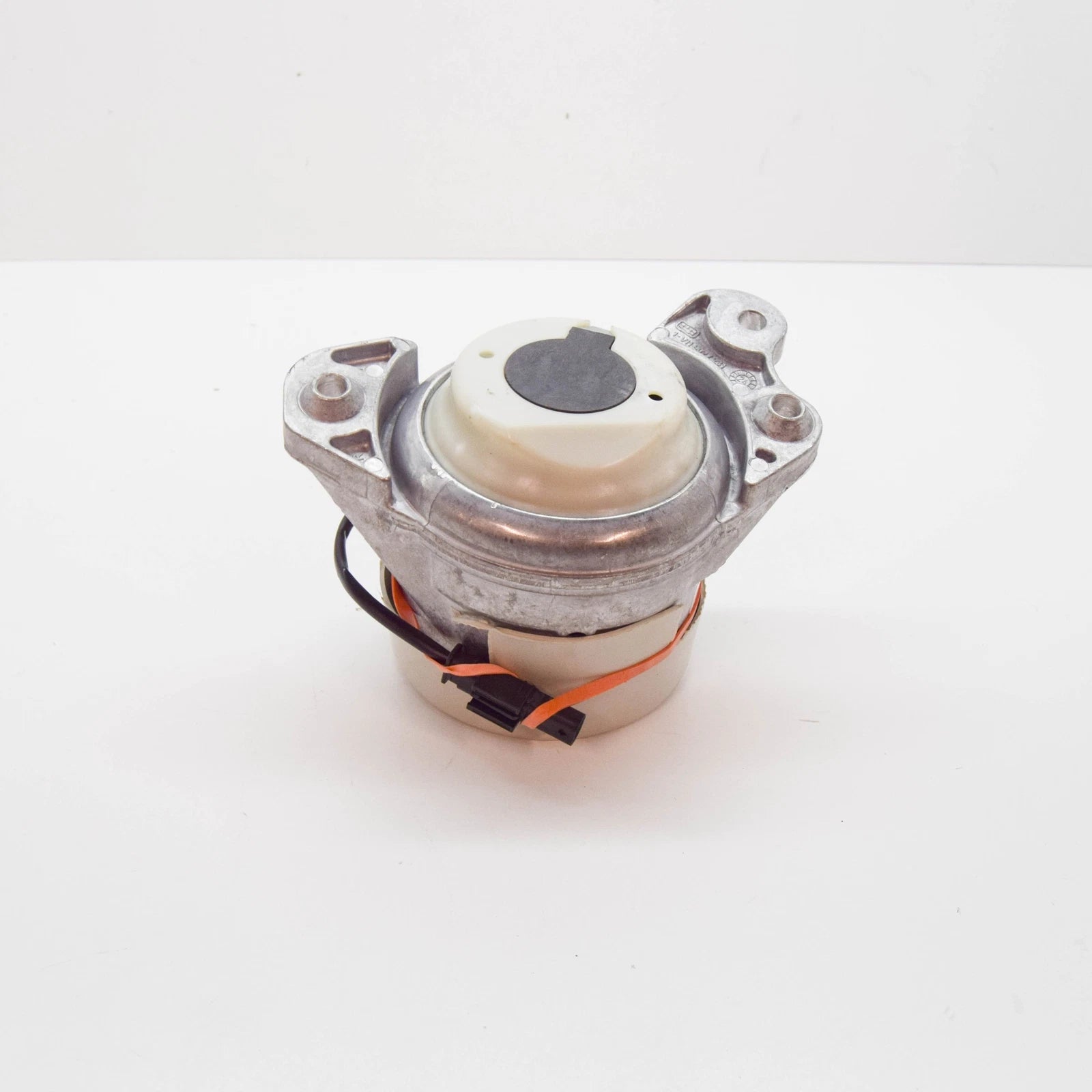 NEW MERCEDES-BENZ E W213 RIGHT SIDE ENGINE MOUNT A2132405200 ORIGINAL