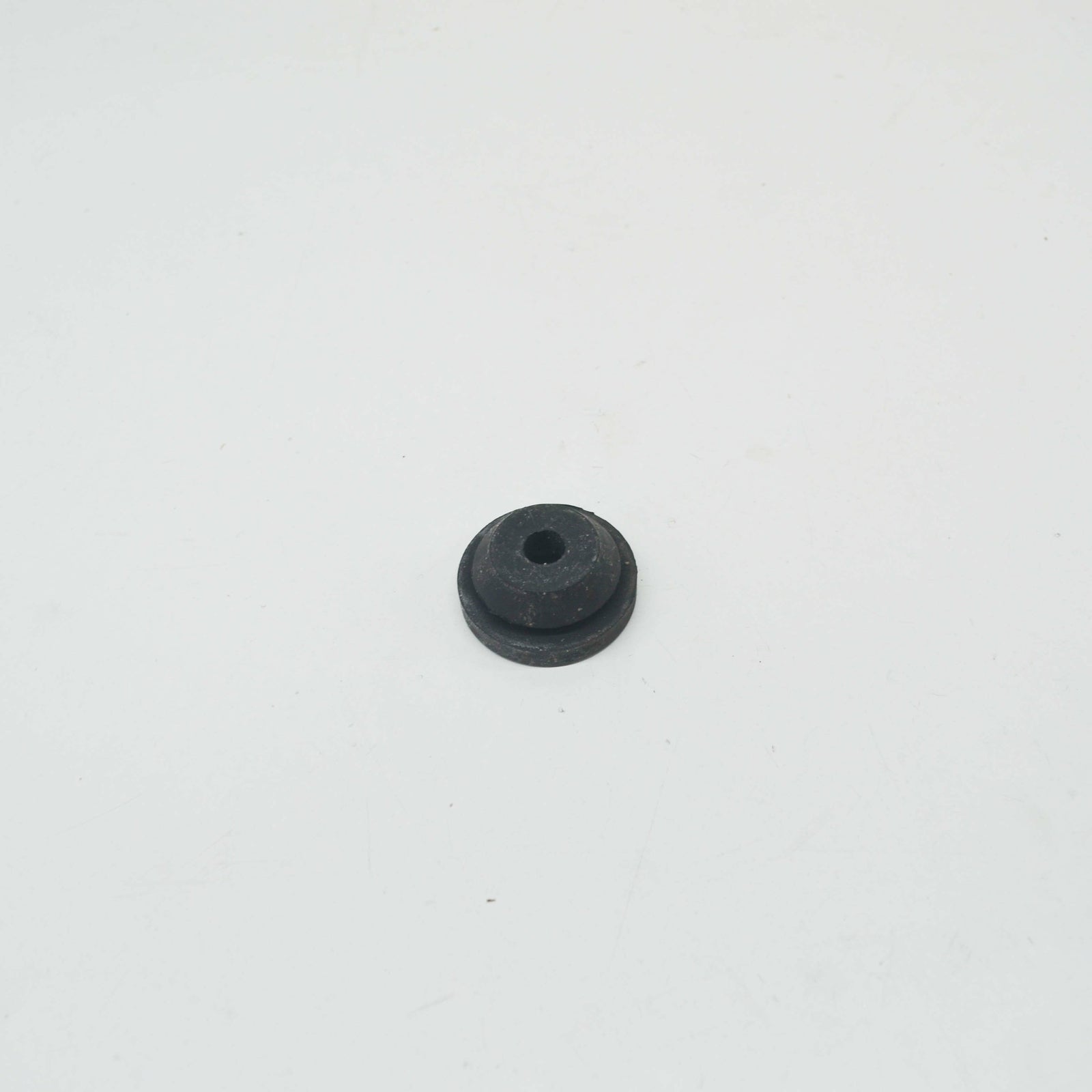 NEW MB ML W163 WASHER TANK TO WHEELHOUSE RUBBER BUFFER A6040940285 ORIGINAL