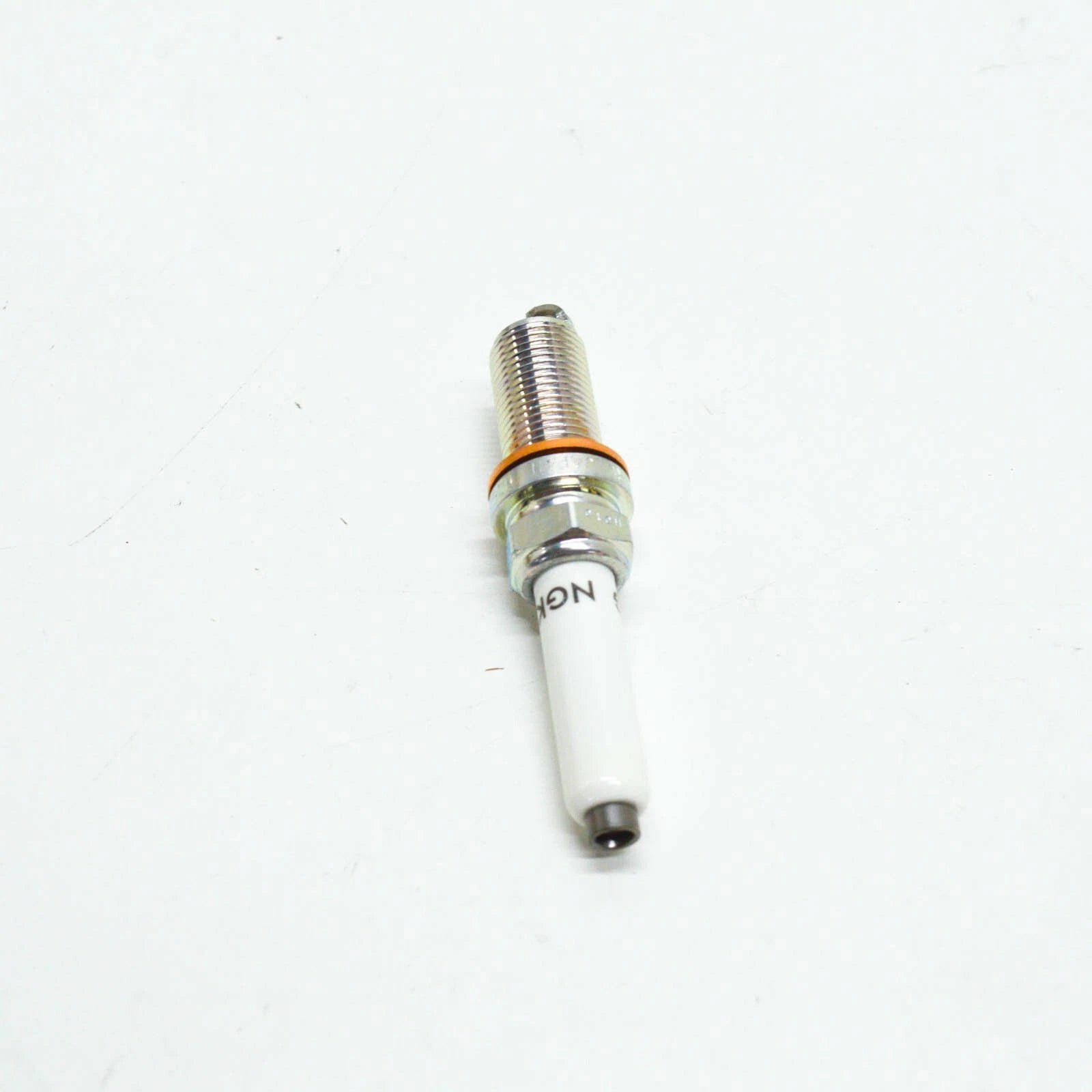 NEW AUDI A8 4H D4 IGNITION SPARK PLUG 06K905601M