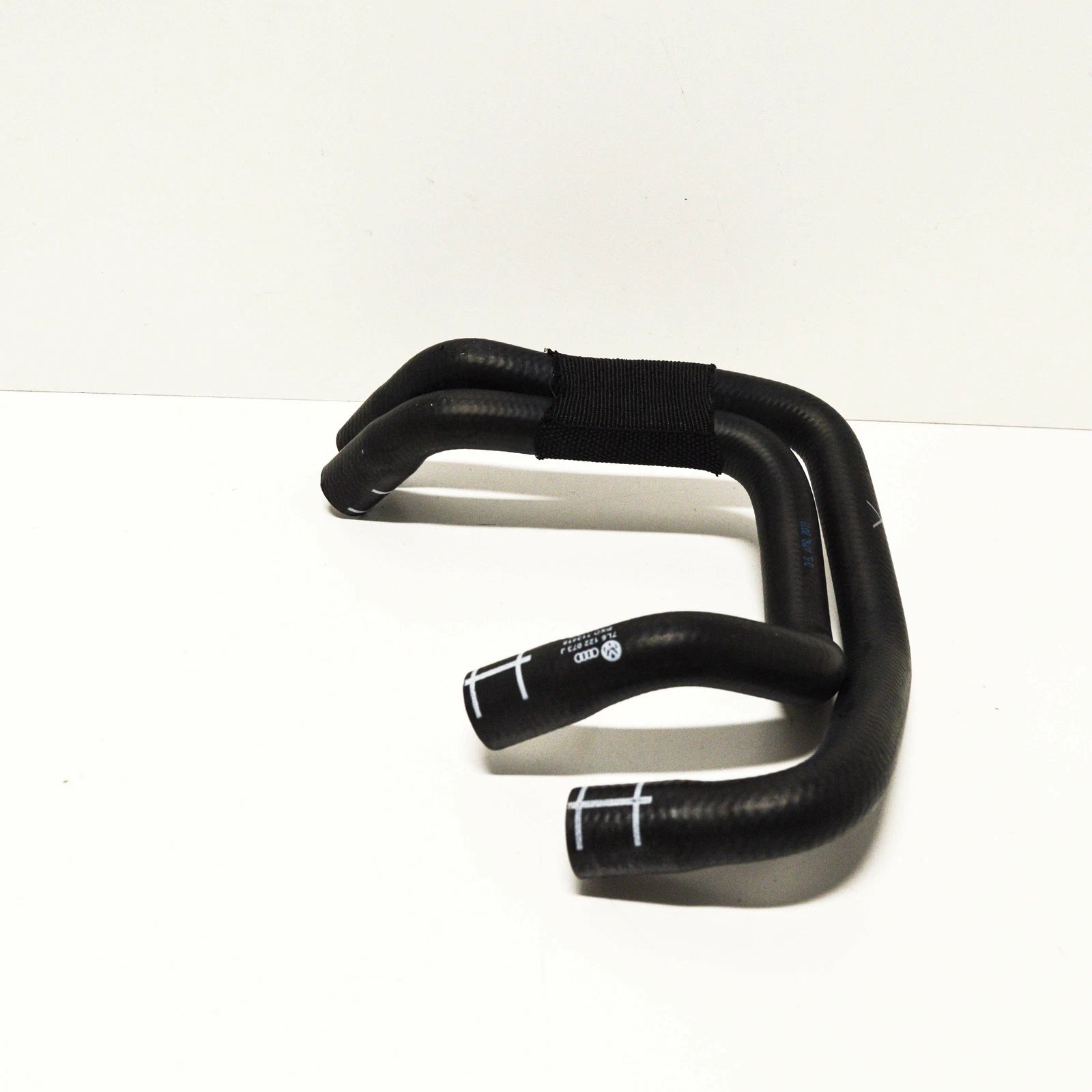 NEW AUDI Q7 4L COOLANT PIPE HOSE 7L6122073J