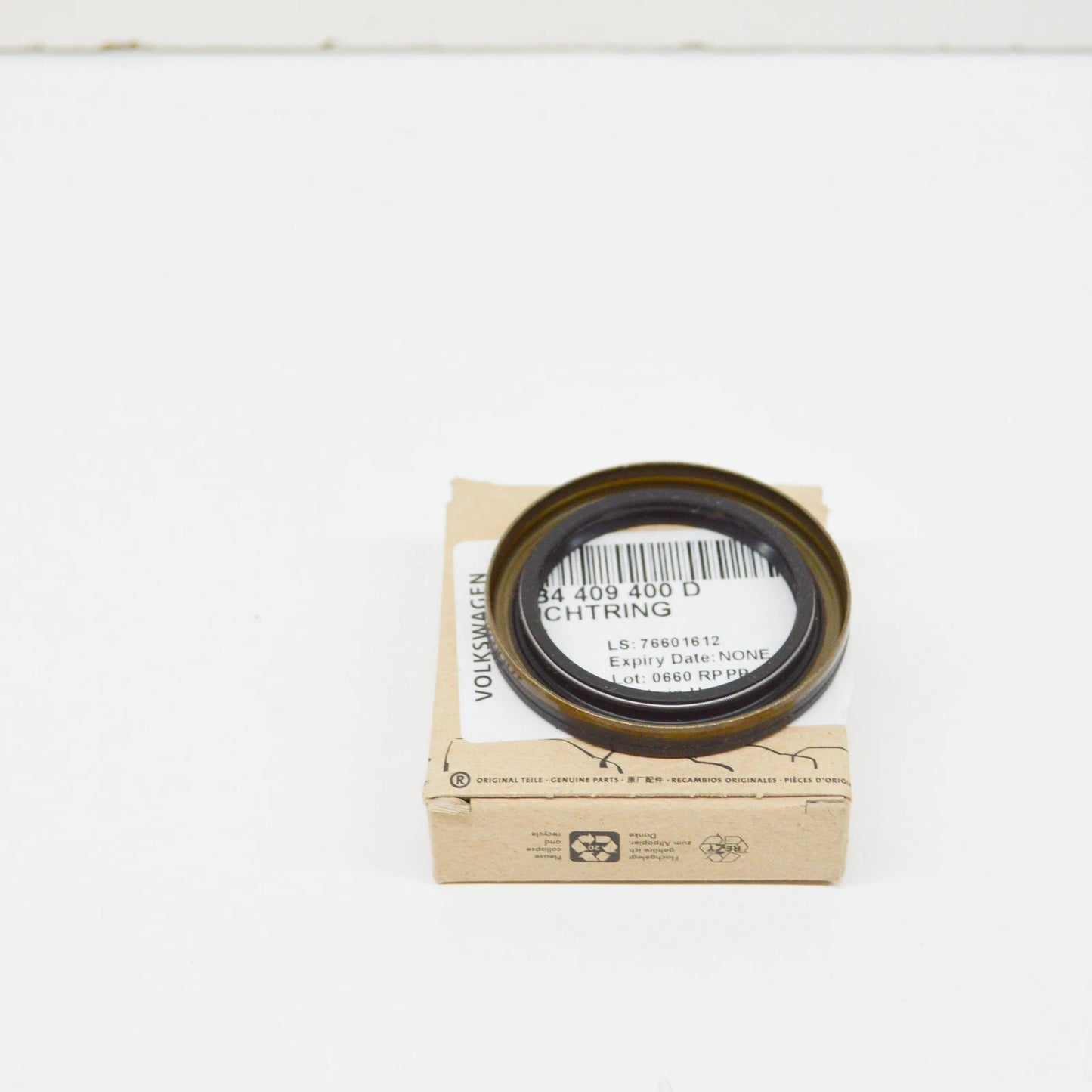 NEW AUDI A4 AVANT B8 FRONT RIGHT AXLE FLANGE SEAL 0B4409400D ORIGINAL