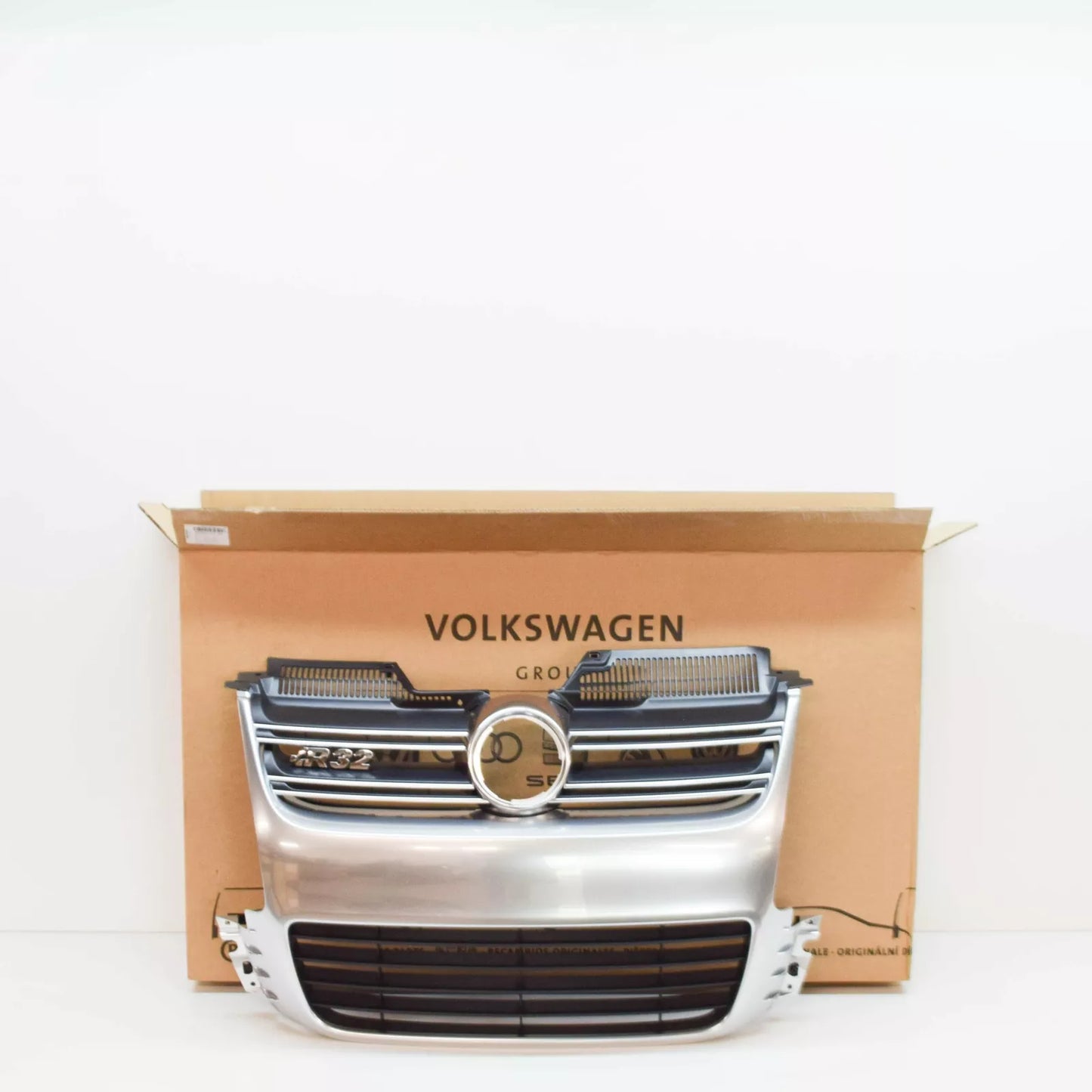 NEW VOLKSWAGEN GOLF MK5 R32 FRONT BUMPER RADIATOR GRILLE 1K0853651R3Q7 ORIGINAL