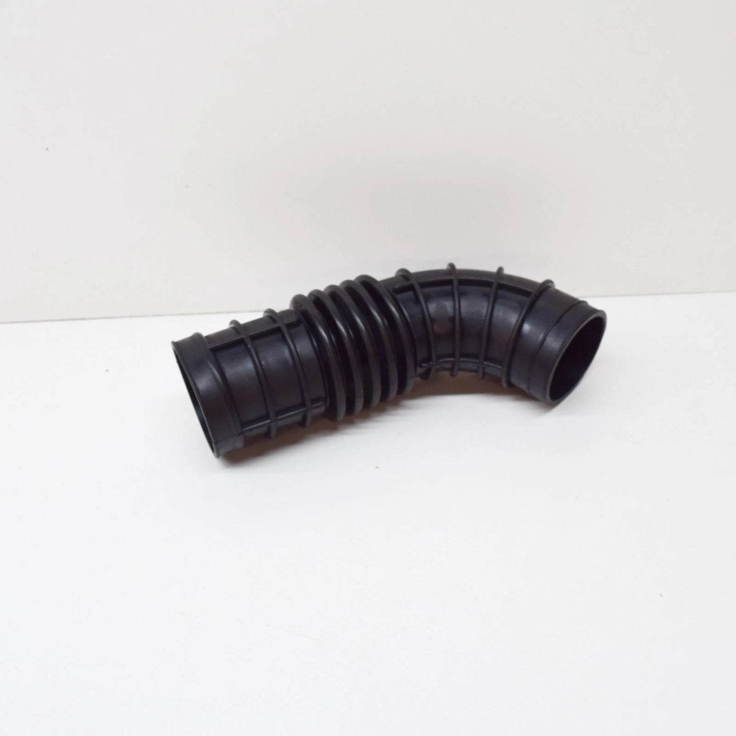 NEW BMW 3 E30 1.6I AIR INTAKE BOOT HOSE 13711709755 ORIGINAL