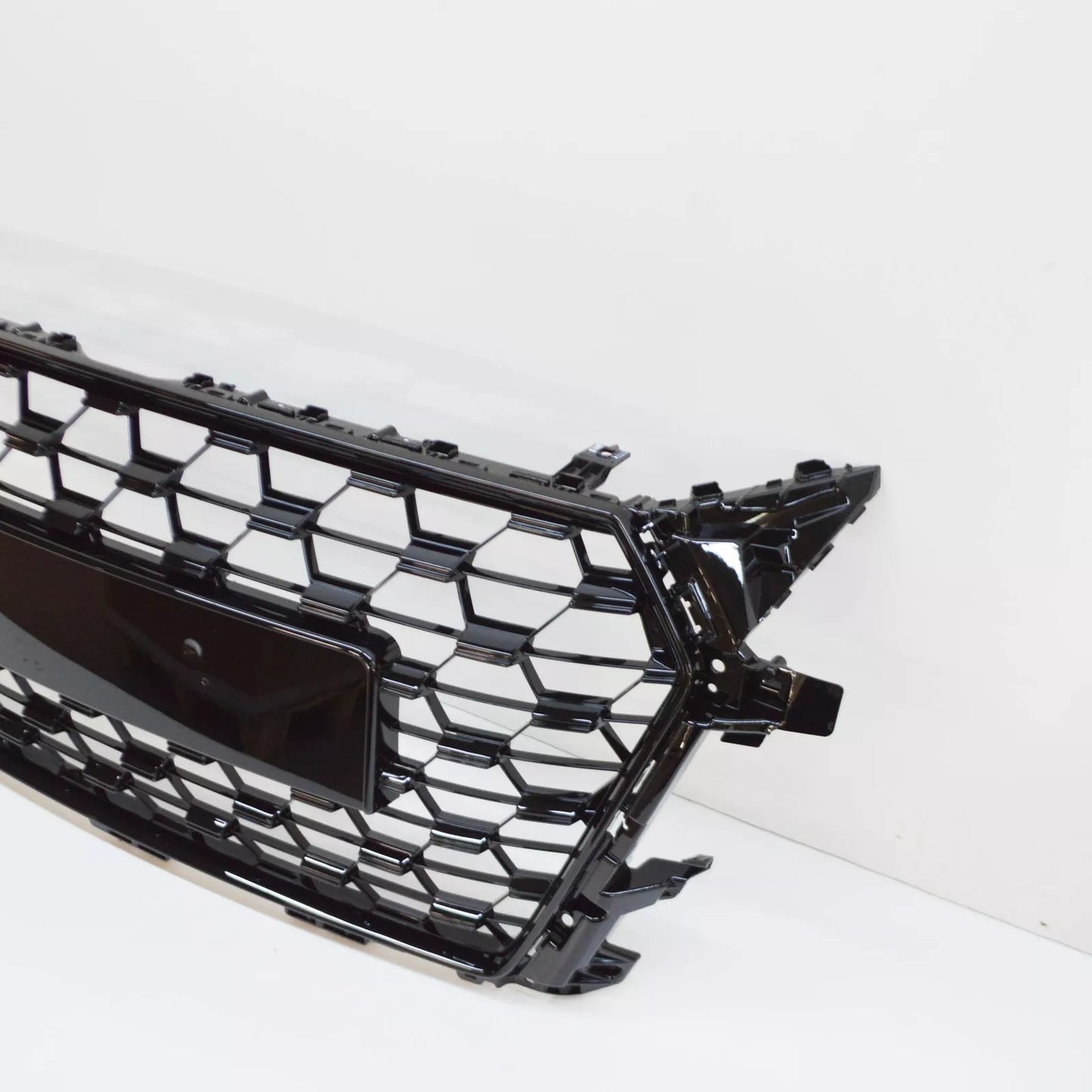 NEW AUDI TT FV MK3 RADIATOR GRILLE 8S0853651HALZ ORIGINAL