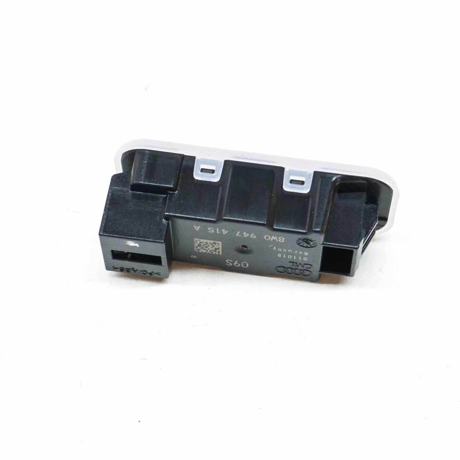 NEW AUDI A4 S4 B9 AVANT FRONT LEFT FOOTWELL INTERIOR LIGHT 8W0947415A