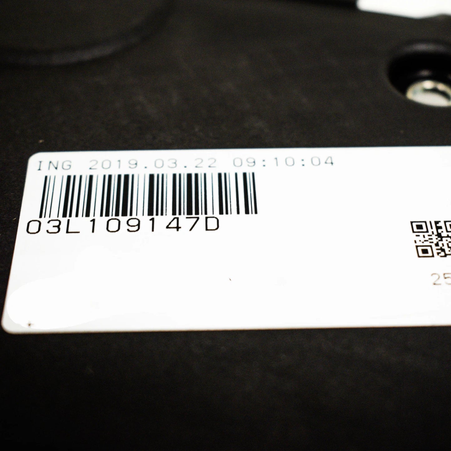 NEW AUDI A4 B8 CENTER TOOTHED BELT GUARD 03L109147D