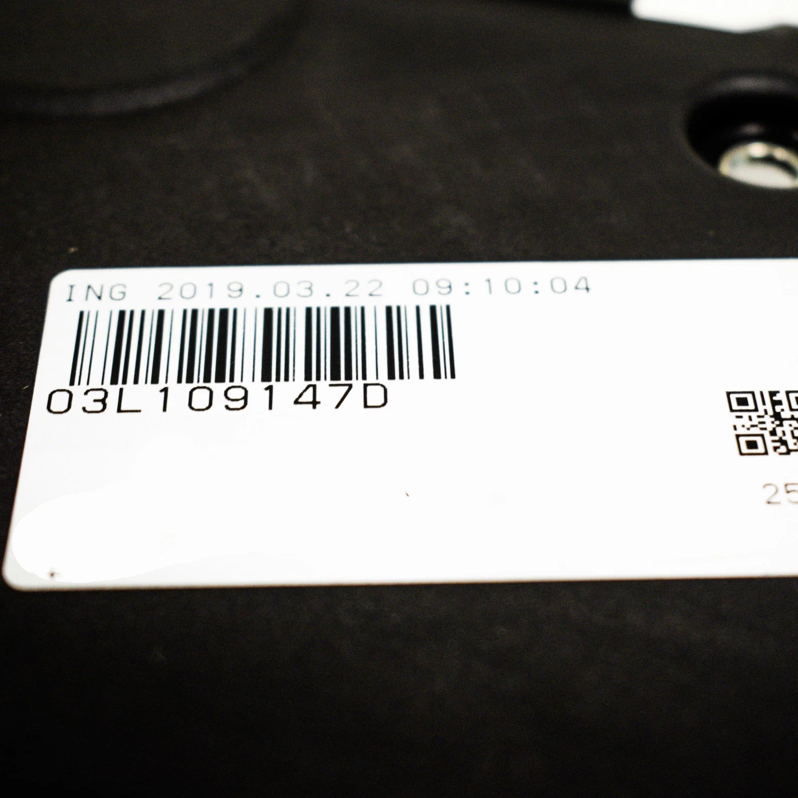 NEW AUDI A4 B8 CENTER TOOTHED BELT GUARD 03L109147D