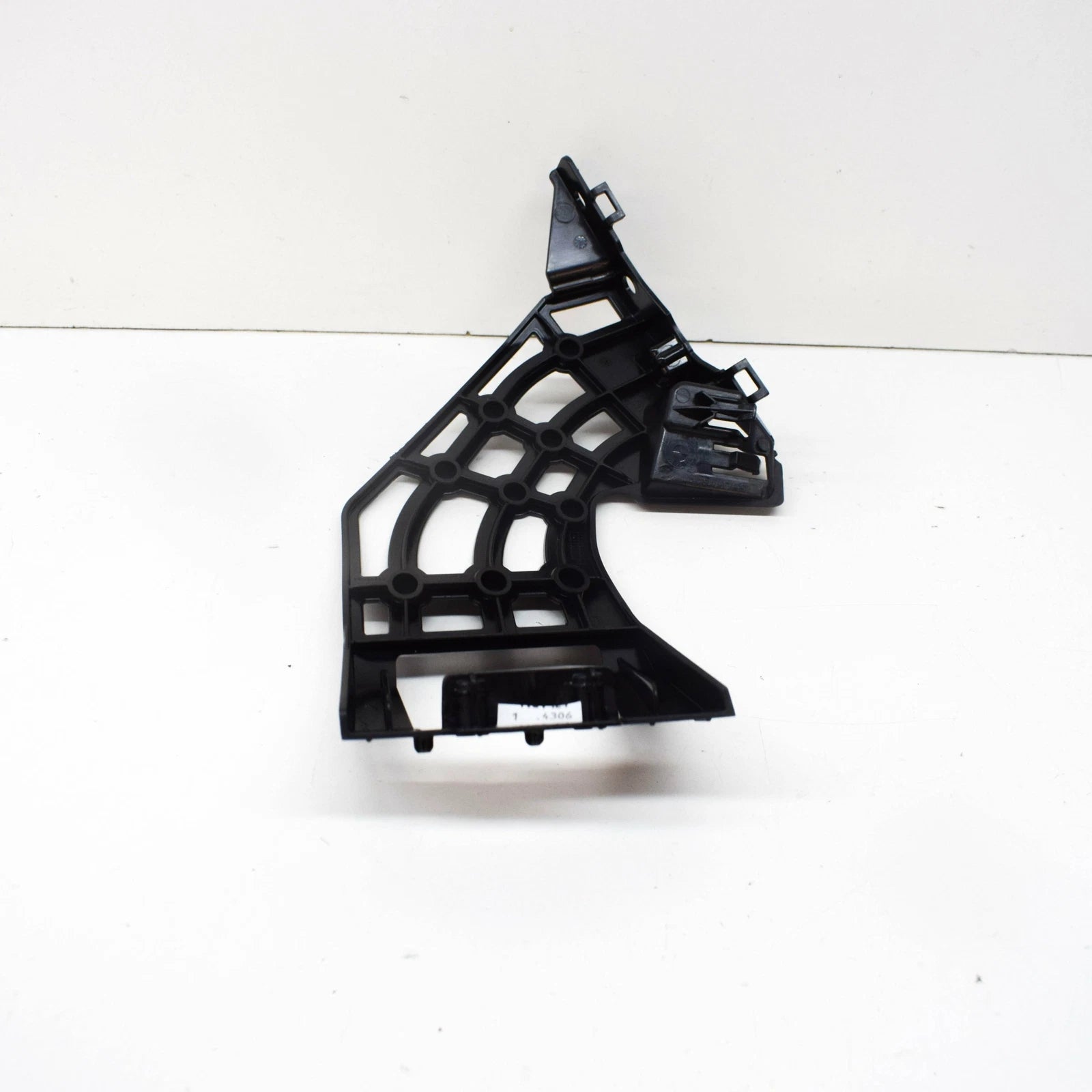 NEW BMW X7 G07 FRONT RIGHT BUMPER BRACKET 7458364 51117458364 ORIGINAL