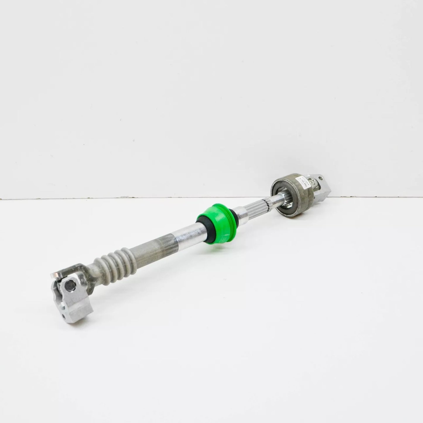 NEW BMW 5 E60 STEERING SHAFT 32306780892 6780892 ORIGINAL