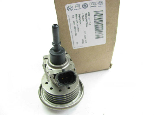 NEW AUDI Q7 4L EXHAUST FLUID DEF INJECTOR 4H0131113A ORIGINAL