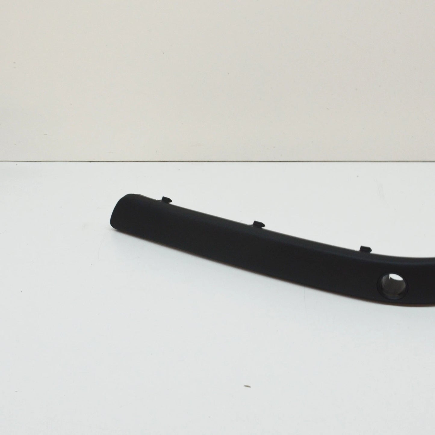 NEW BMW 5 E39 M REAR RIGHT BUMPER MOULDING TRIM 51122498502 ORIGINAL