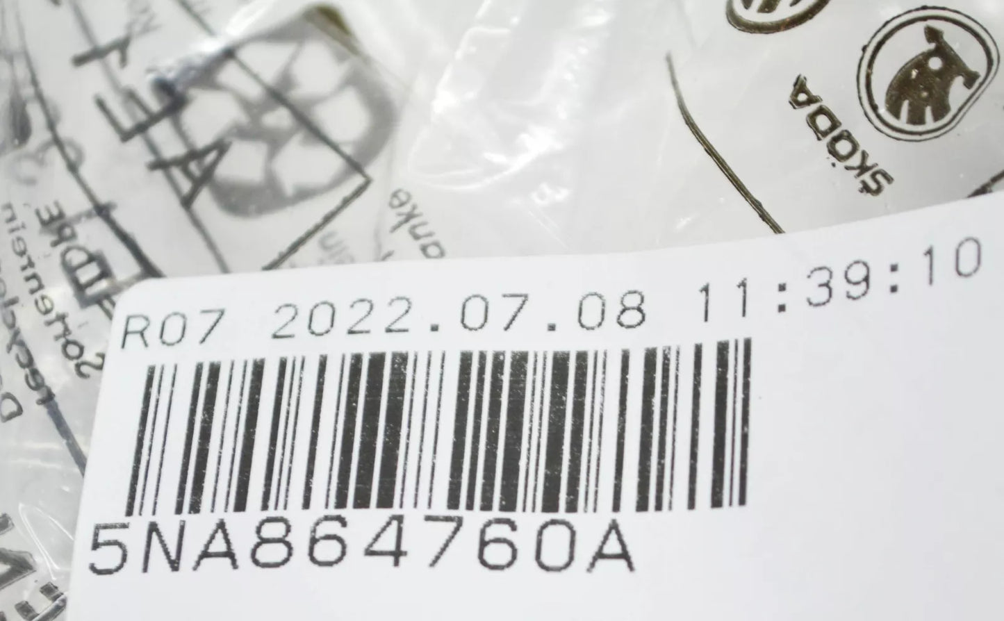 NEW VOLKSWAGEN TIGUAN AD WATER BOX RIGHT SOUND ABSORBER 5NA864760A ORIGINAL