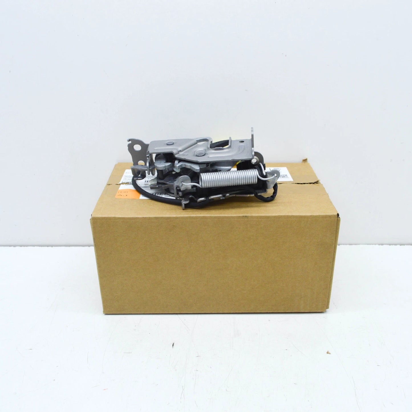 NEW BMW 1 F40 FRONT BONNET HOOD LID LOCK 51237468350 7468350 ORIGINAL