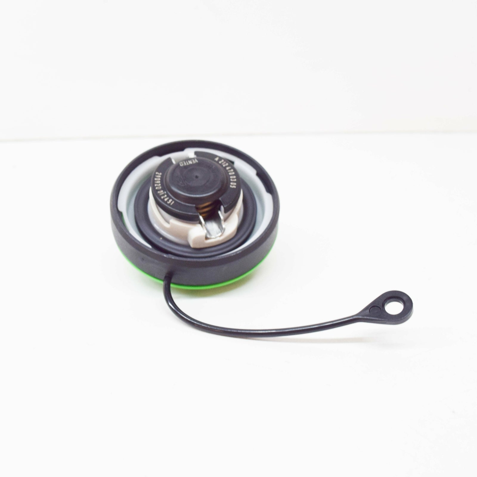 new mercedes-benz e w211 fuel tank filler cap a2124700305 original