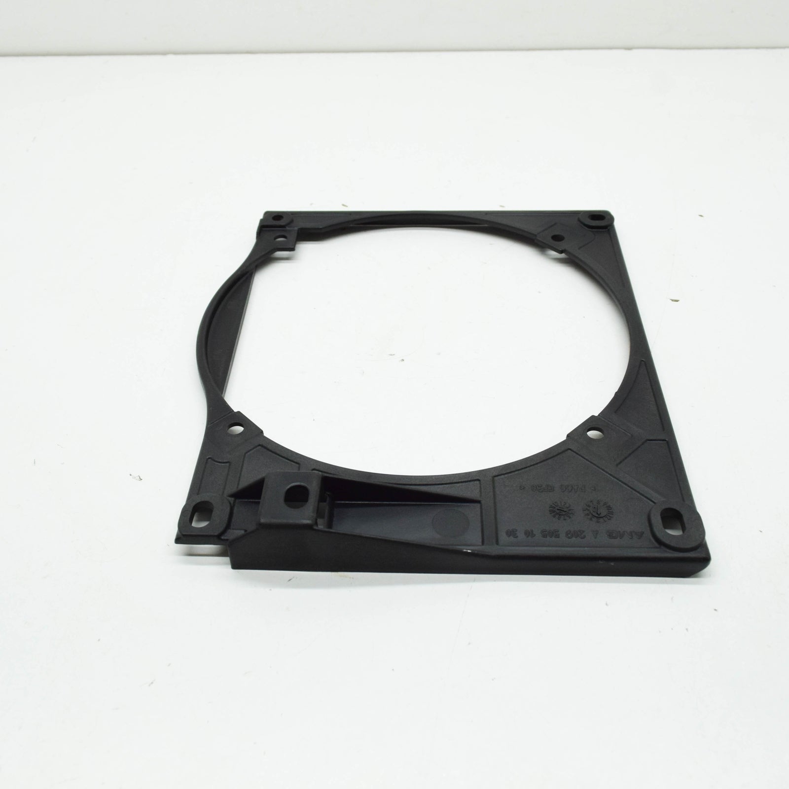 NEW MB CLK C209 ENGINE OIL COOLING FAN RADIATOR SHROUD A2095051030 ORIGINAL