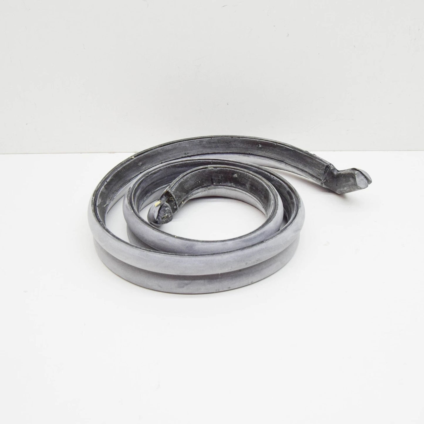 NEW MERCEDES-BENZ SL R107 FRONT FOLDING TOP SEAL A1077790022 ORIGINAL