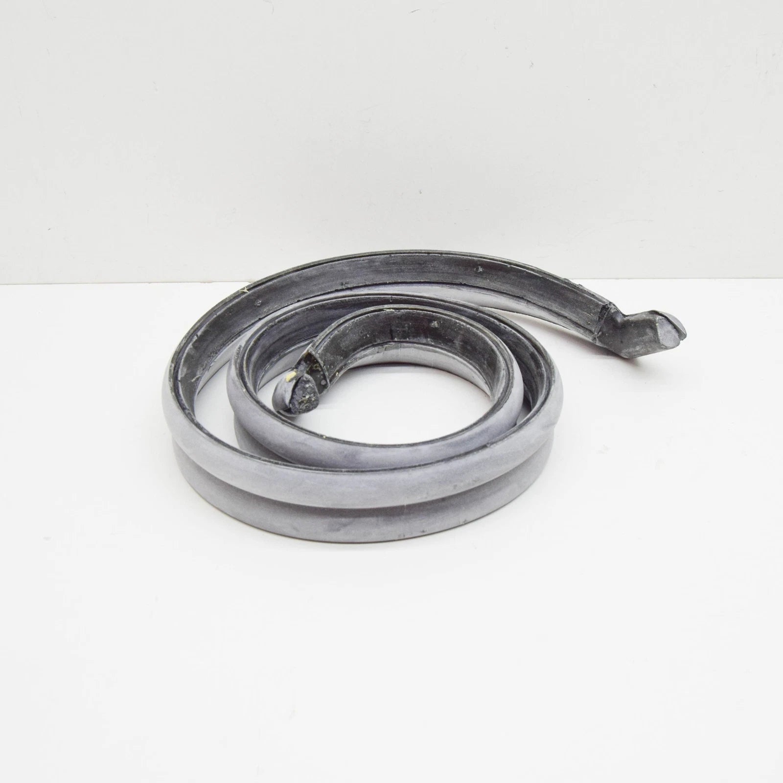 NEW MERCEDES-BENZ SL R107 FRONT FOLDING TOP SEAL A1077790022 ORIGINAL