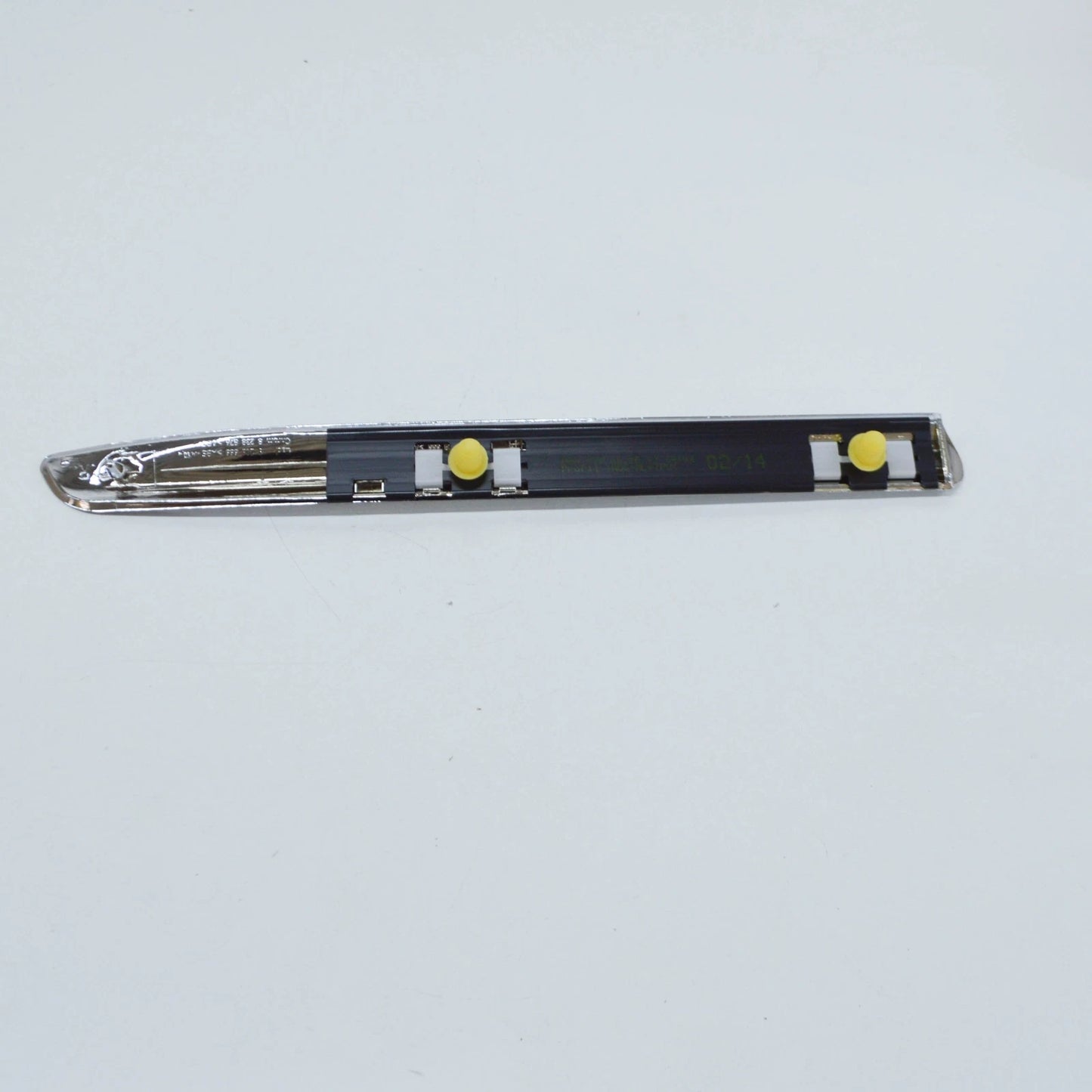 NEW BMW 3 E46 FRONT RIGHT MOULDING FENDER 51138238876 8238876 ORIGINAL