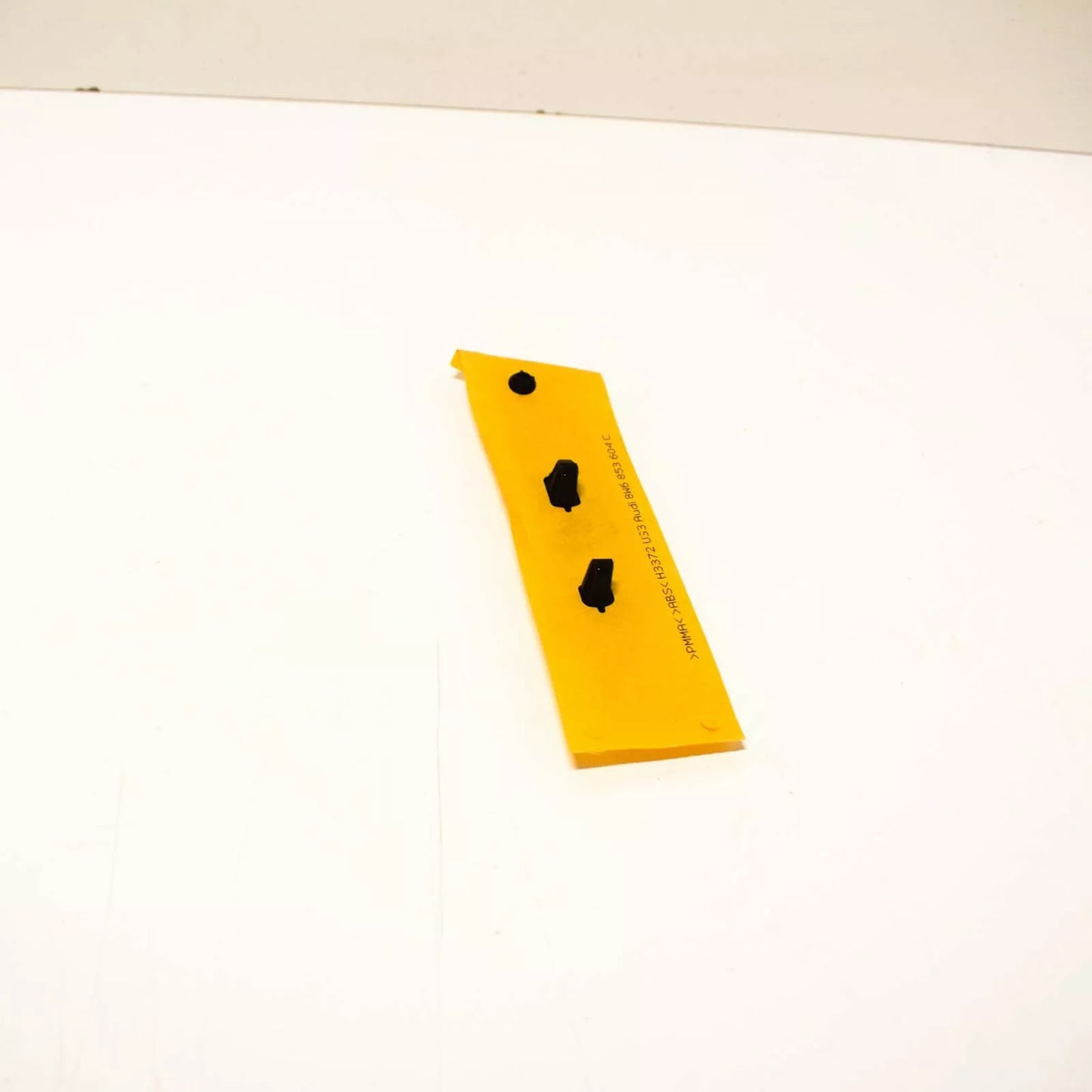 NEW AUDI A5 S5 8W6 FRONT RIGHT SIDE DOOR EMBLEM 8W6853604CPUZ