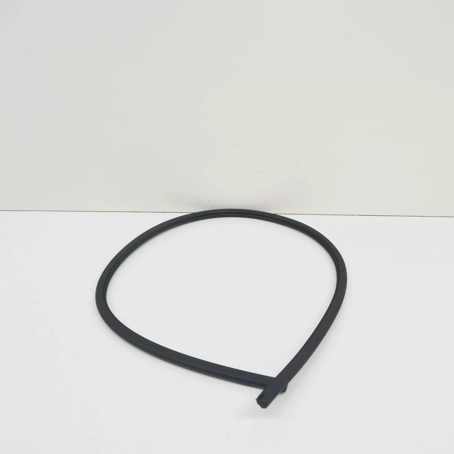 NEW VOLKSWAGEN GOLF MK7 ROOF GLASS COVER REAR SEAL 5G6877297A