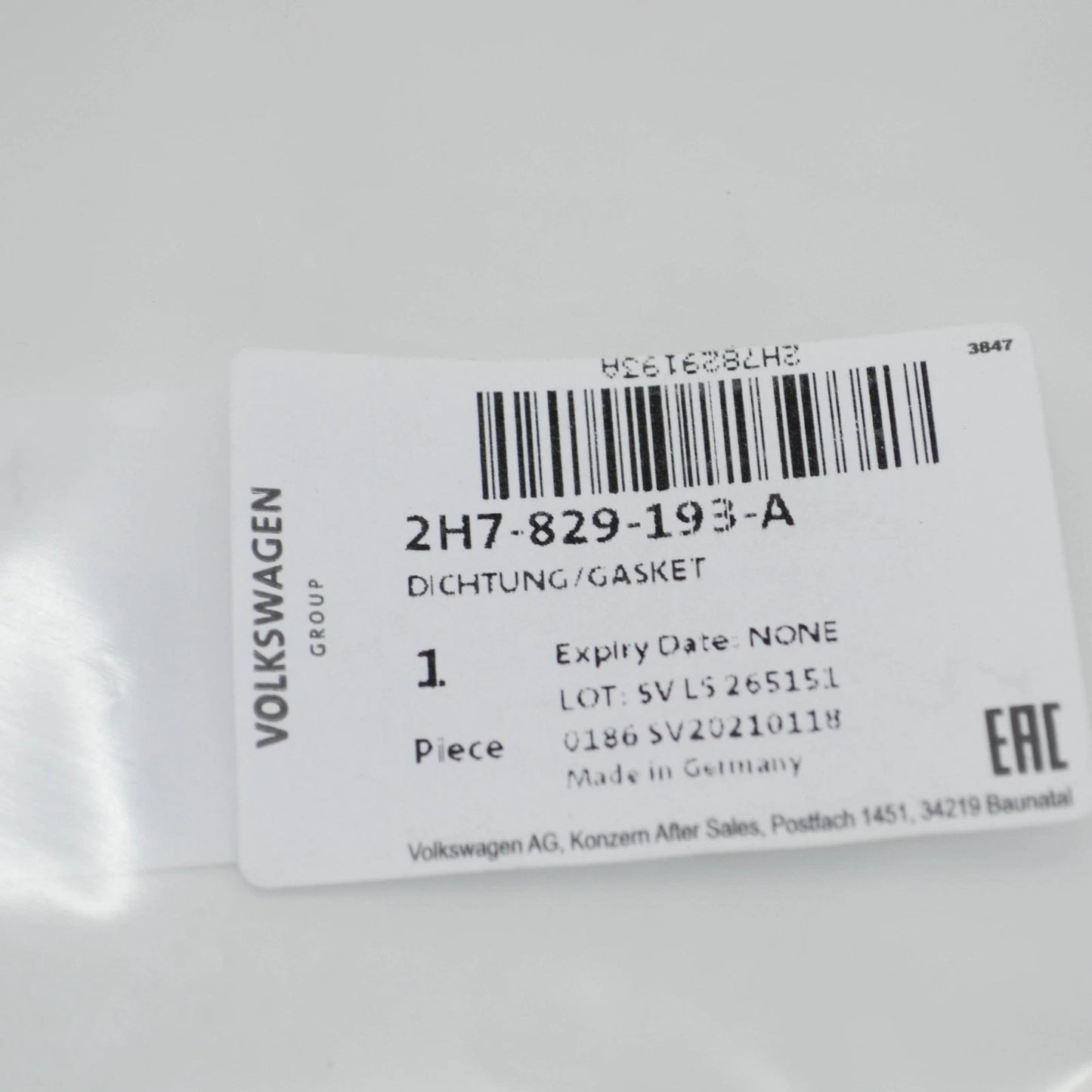 NEW VOLKSWAGEN AMAROK 2H HARDTOP LOWER LOAD FLAP SEAL 2H7829193A