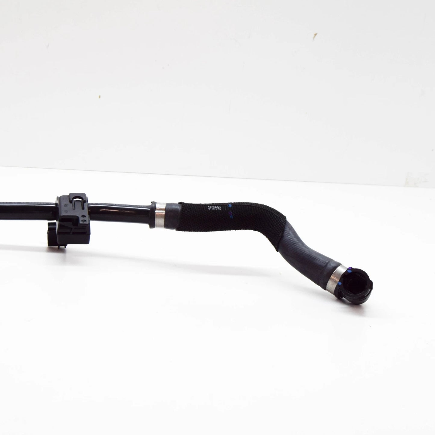 NEW MB GLE W167 PUMP TO CONNECTING POINT COOLANT LINE A1675019002 ORIGINAL