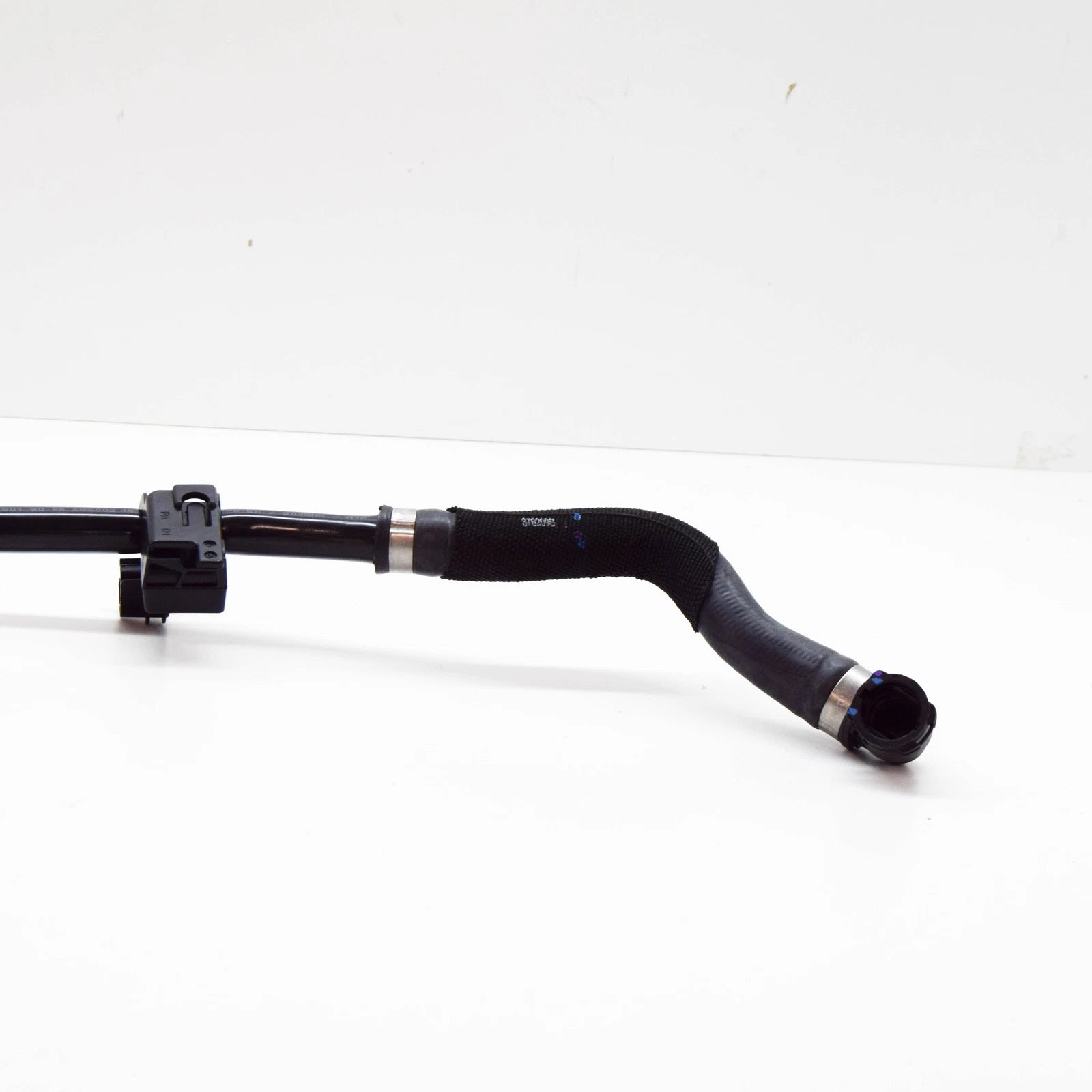 NEW MB GLE W167 PUMP TO CONNECTING POINT COOLANT LINE A1675019002 ORIGINAL