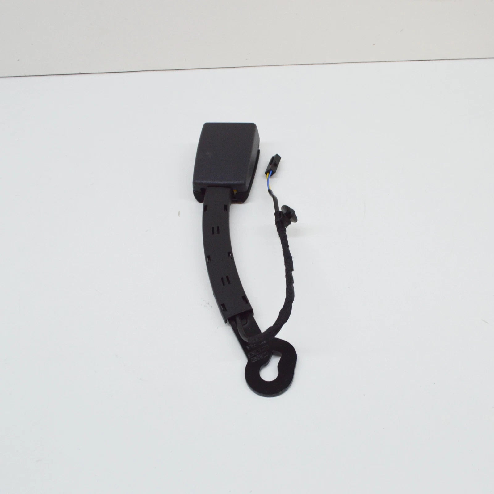 NEW VOLKSWAGEN GOLF MK7 FRONT RIGHT SEAT BELT LATCH 5G4857756EYLZ