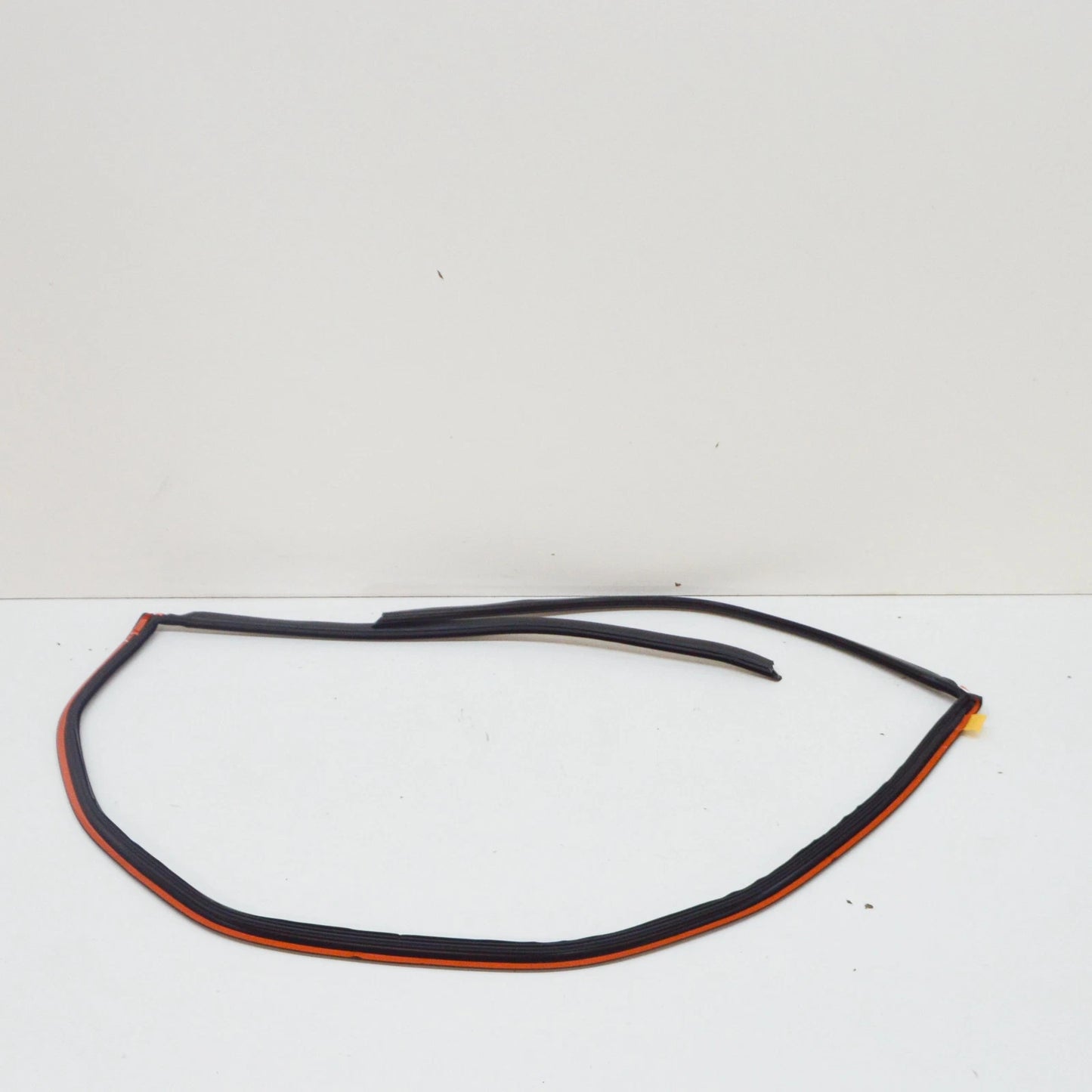 NEW BMW Z4 COUPE E86 FRONT WINDSHIELD MOULDING TRIM 51317210011 7210011 ORIGINAL