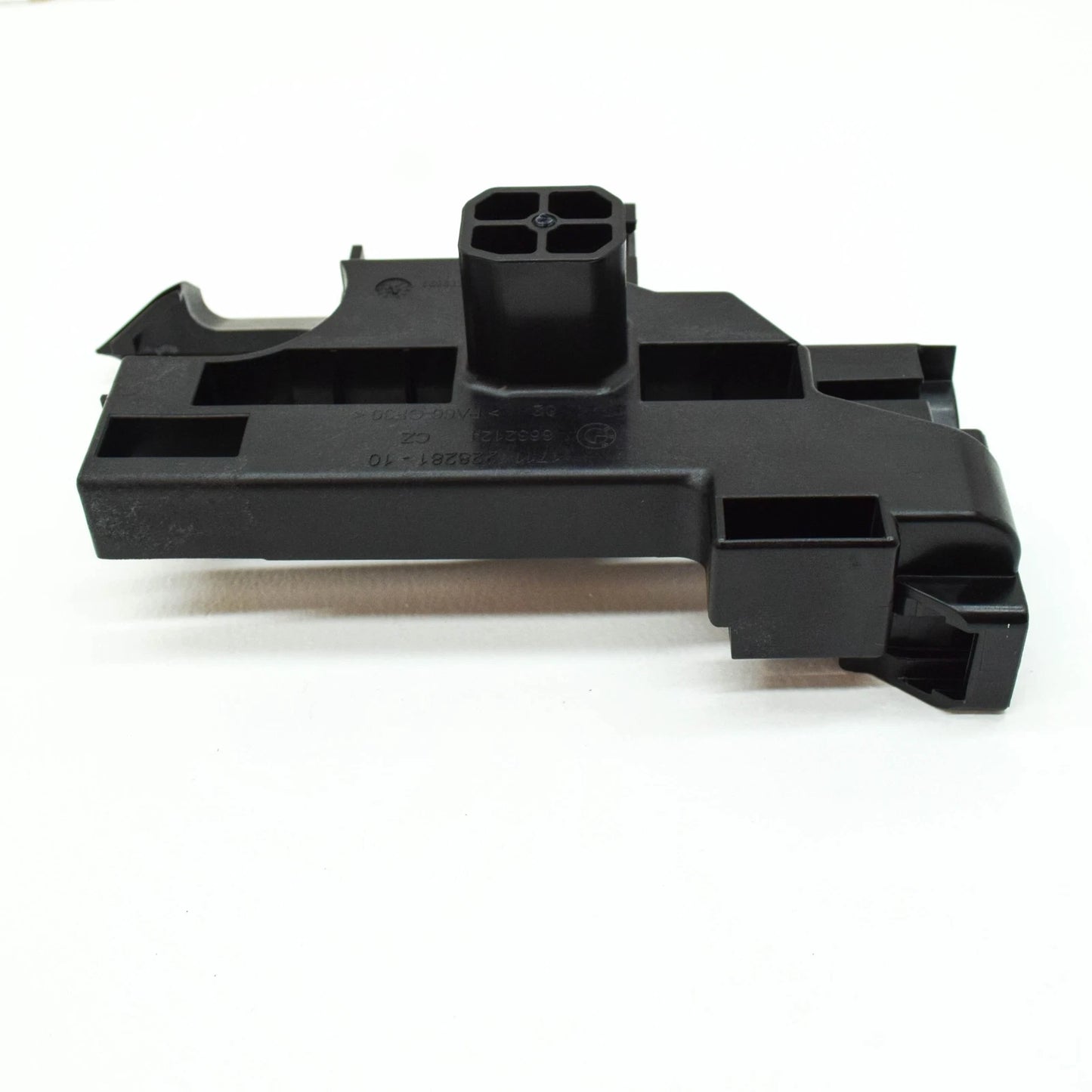 NEW BMW 5 G30 LOWER RIGHT RADIATOR HOLDER 17118632124 8632124 ORIGINAL