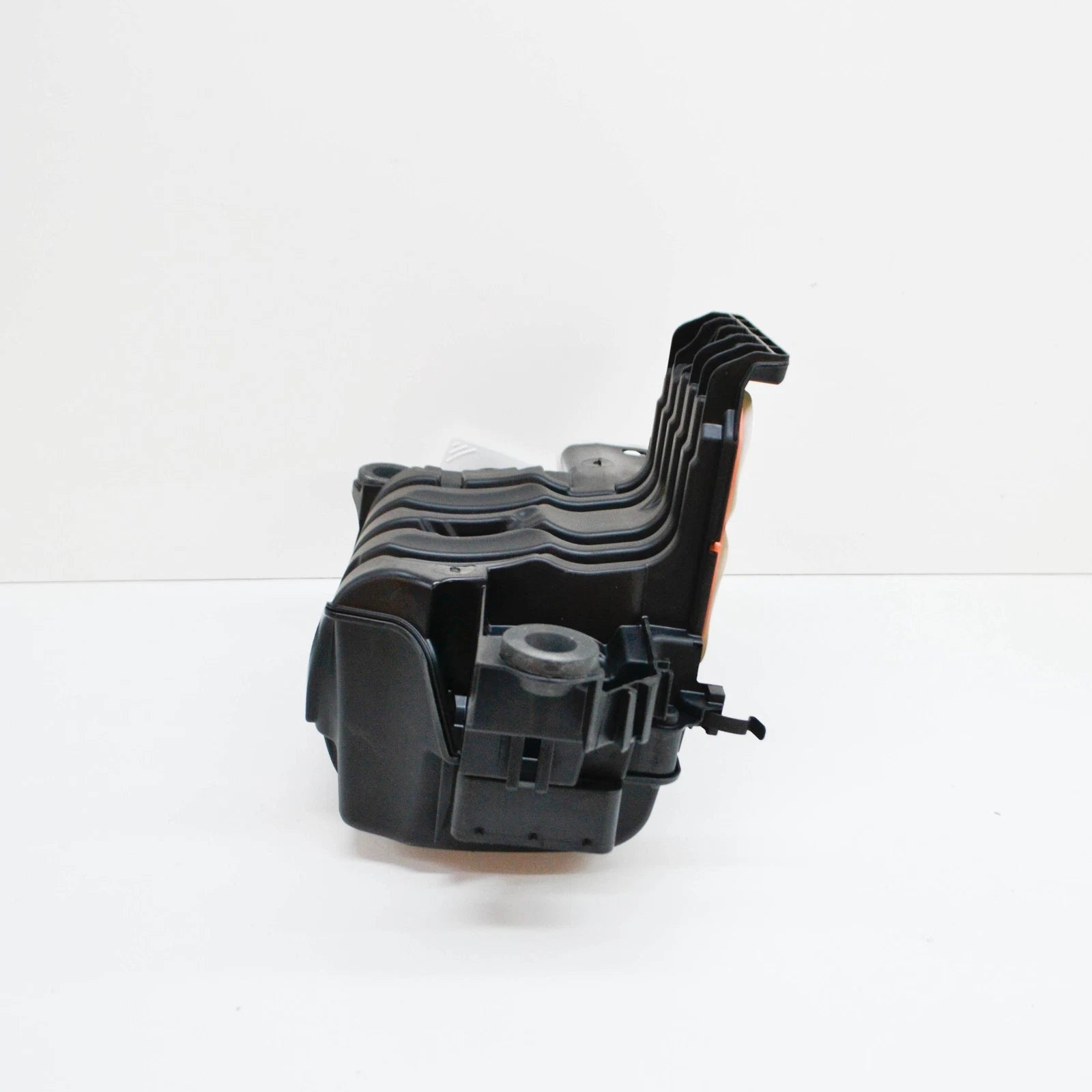 NEW MERCEDES-BENZ C-CLASS W205 AIR FILTER BOX A2740900001