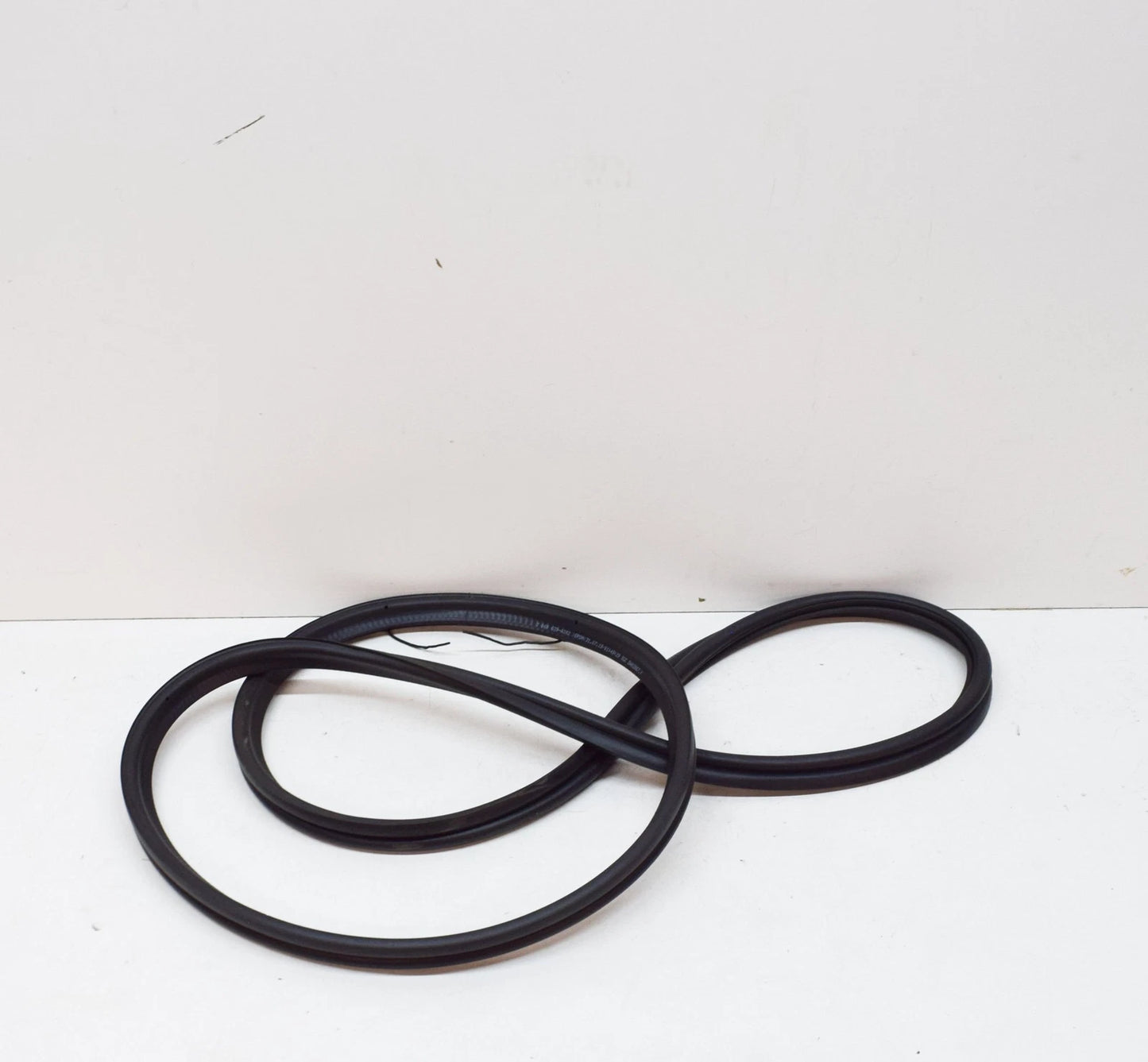 NEW BMW 3 E90 TRUNK LID GASKET SEAL 51767182079 7182079 ORIGINAL