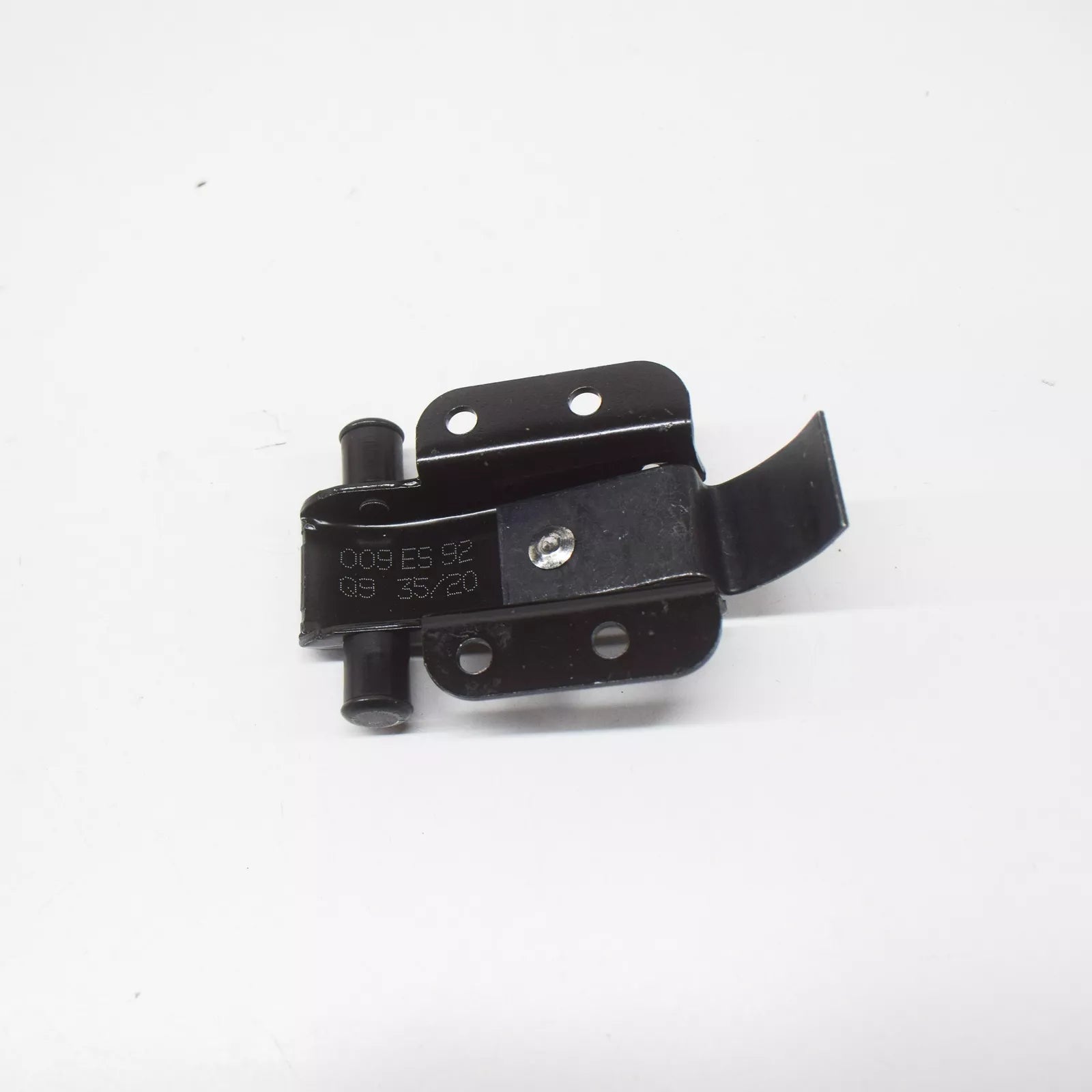 NEW MERCEDES BENZ SPRINTER 906 REAR DOOR STRAP BRACKET A9067600428 ORIGINAL